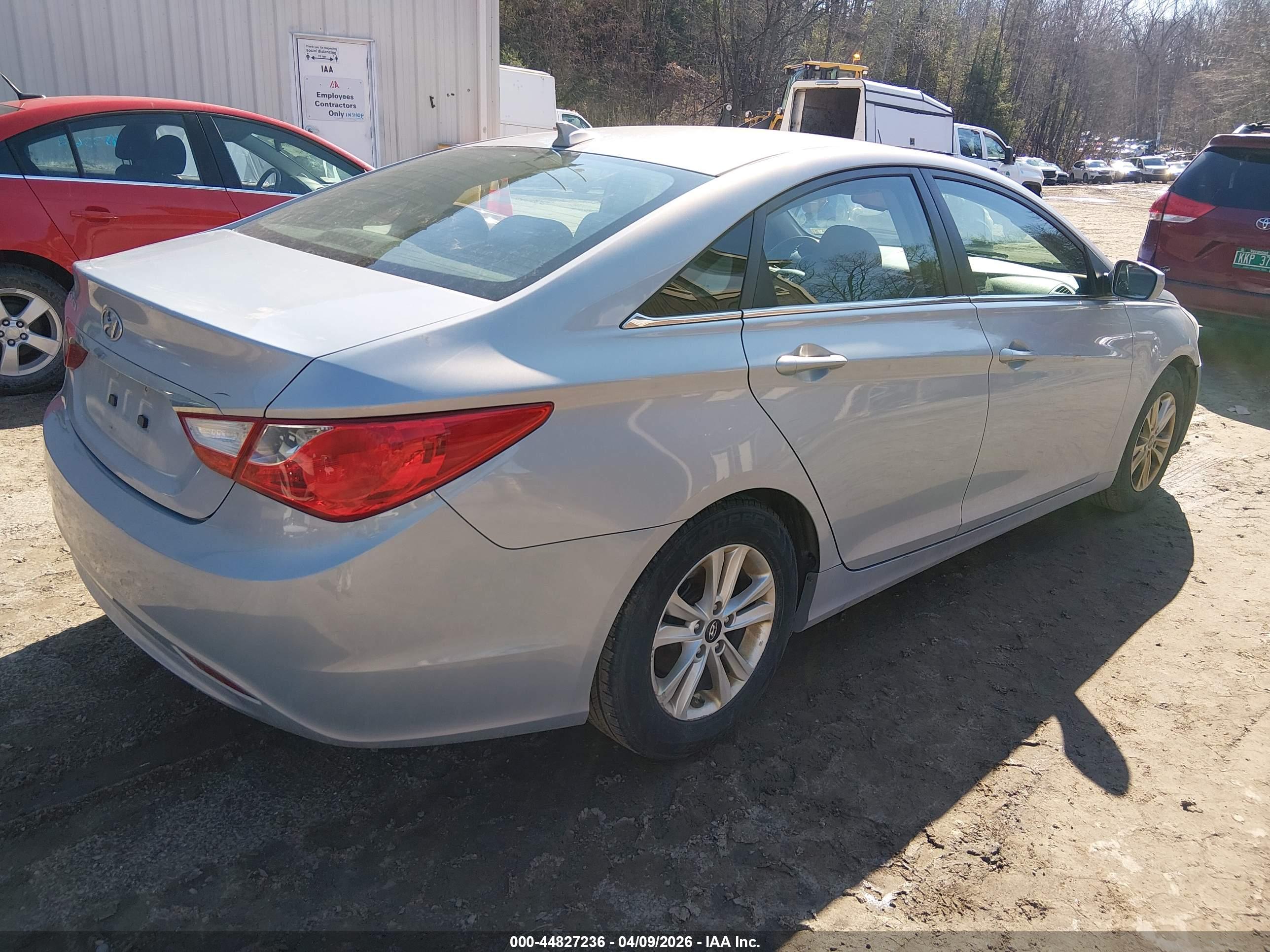 HYUNDAI SONATA image 4