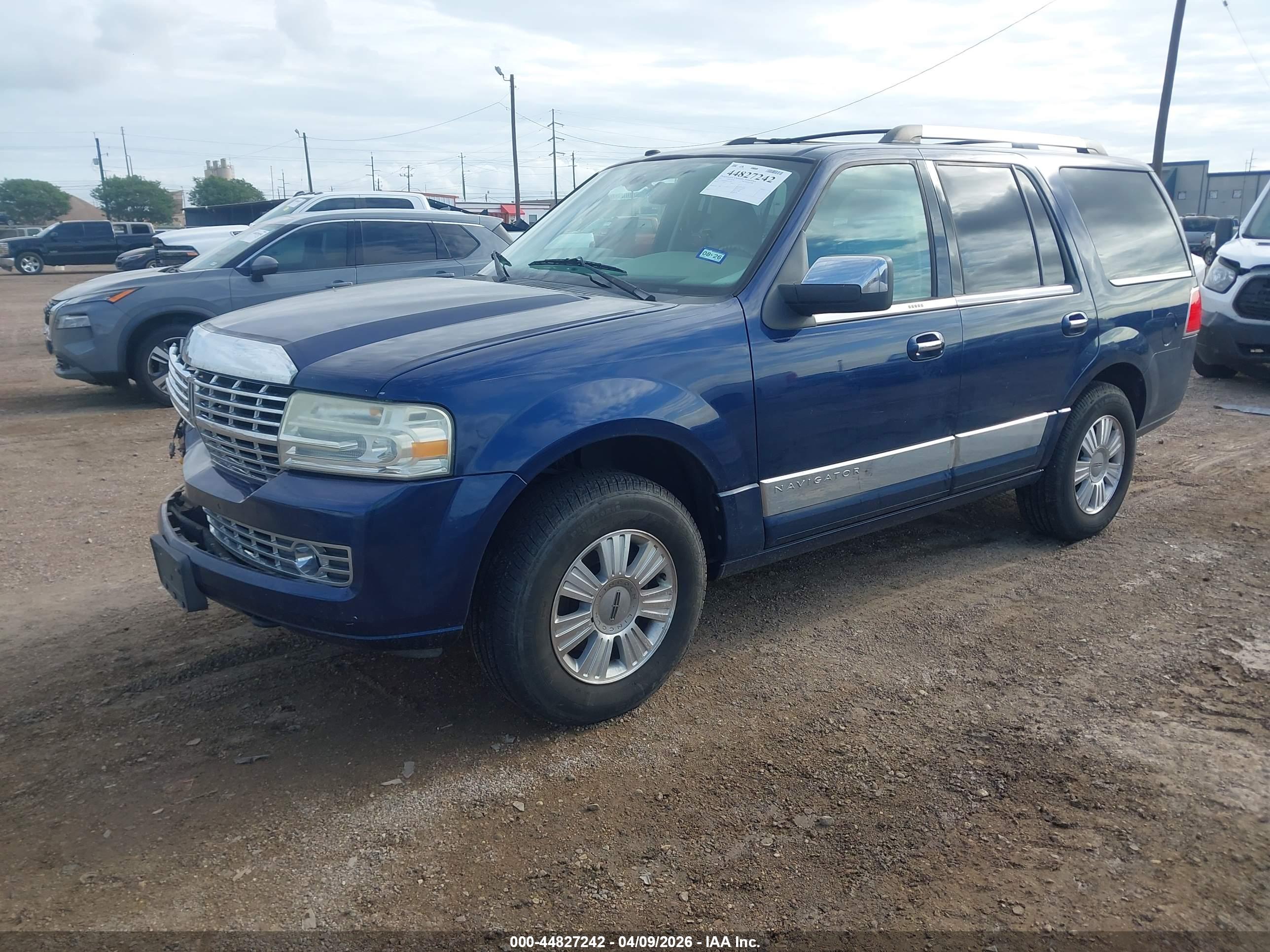 LINCOLN NAVIGATOR image 2