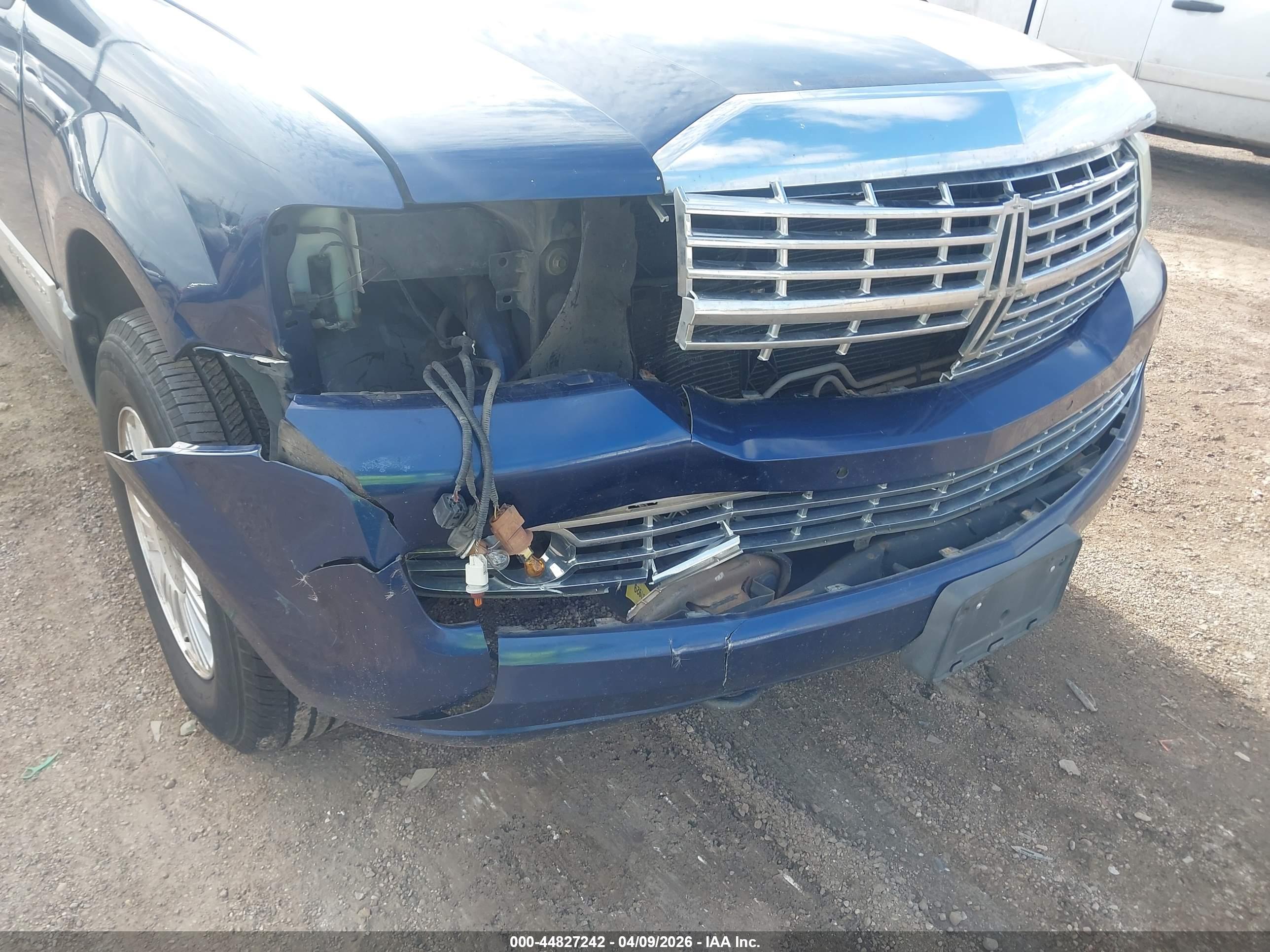 LINCOLN NAVIGATOR image 6