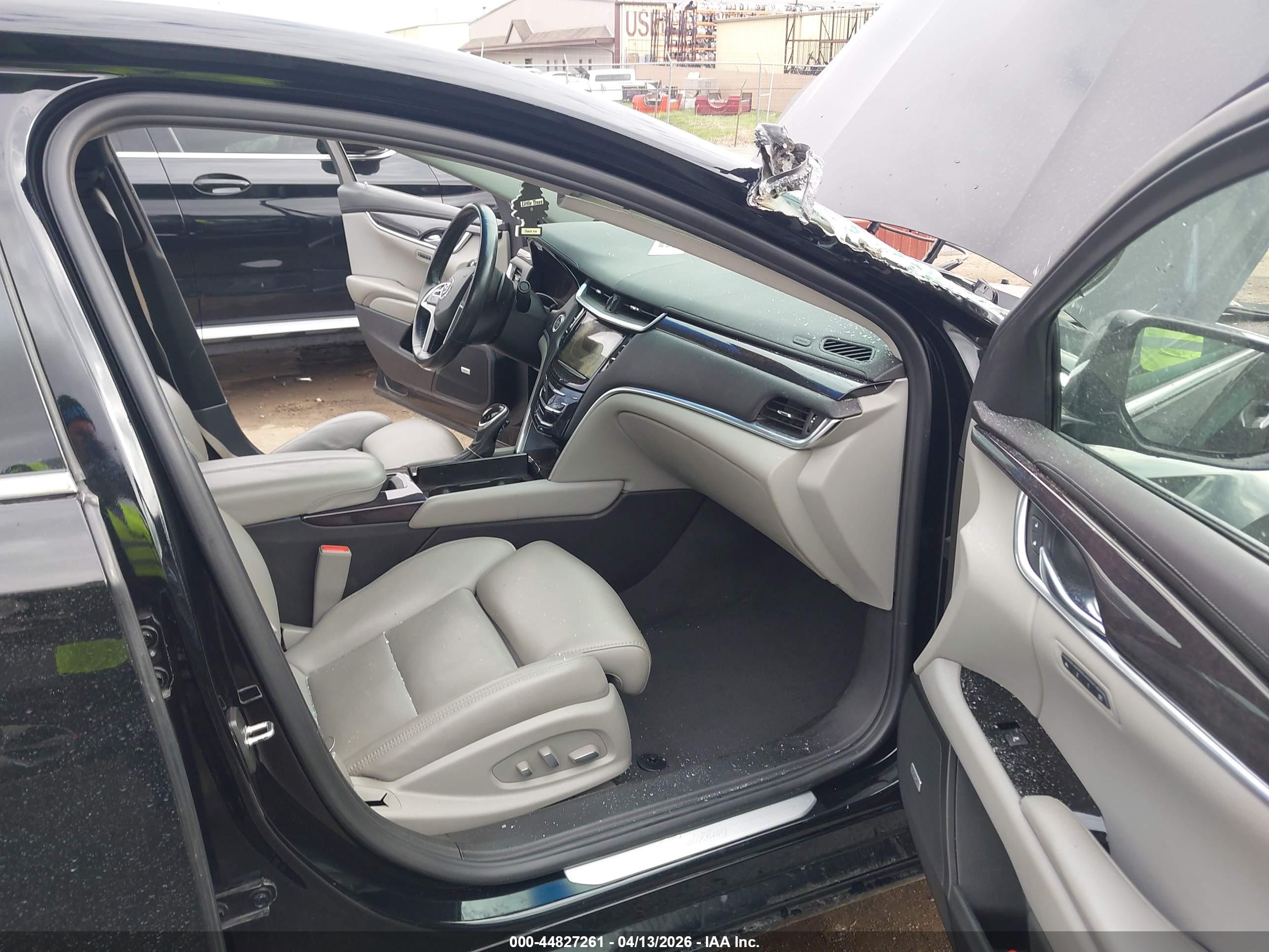CADILLAC XTS image 5