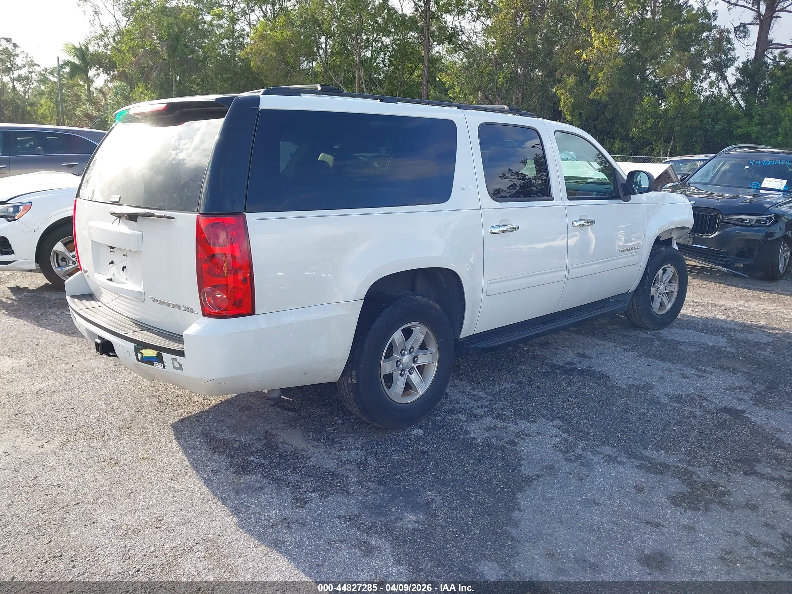 GMC YUKON image 4