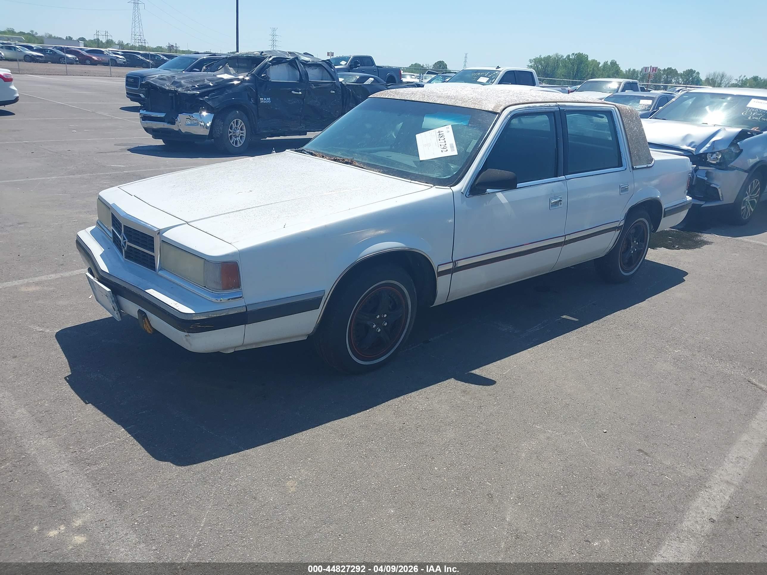 DODGE DYNASTY image 2