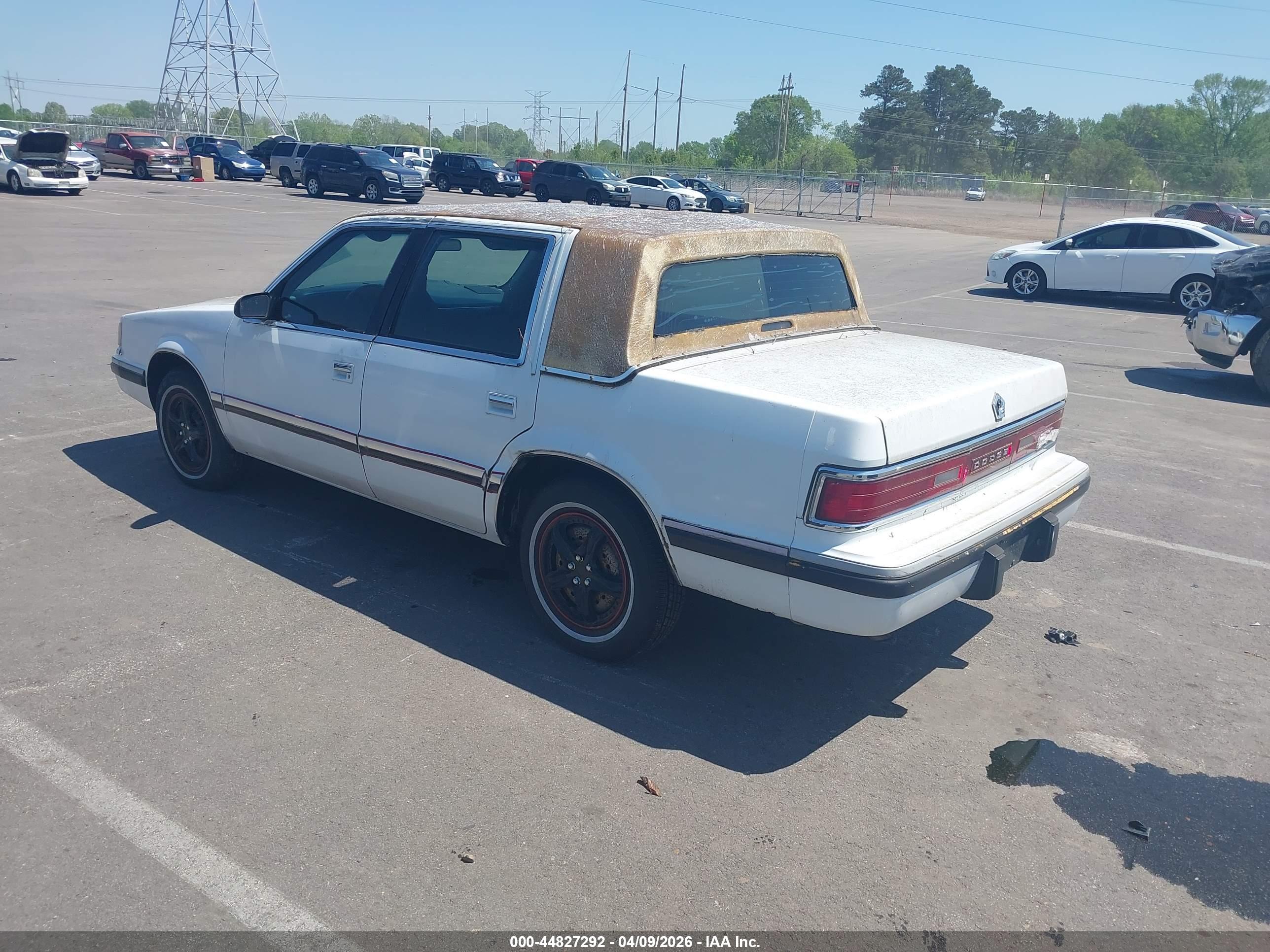 DODGE DYNASTY image 3