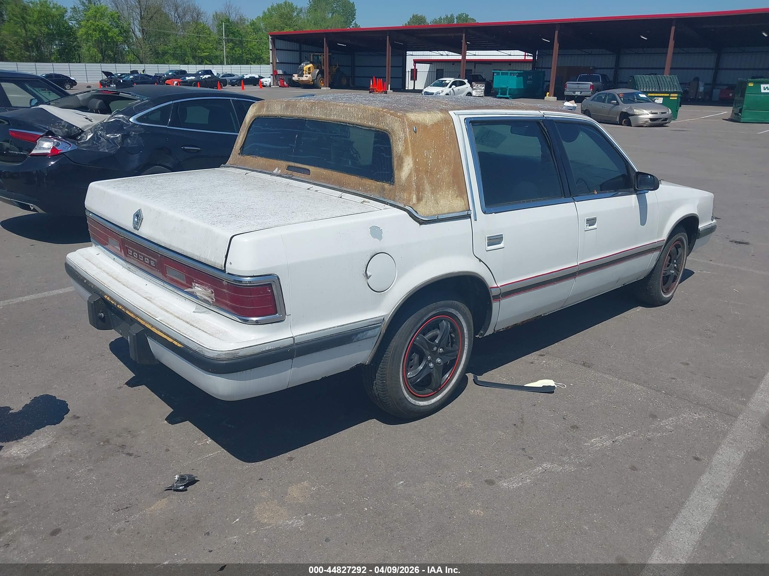 DODGE DYNASTY image 4
