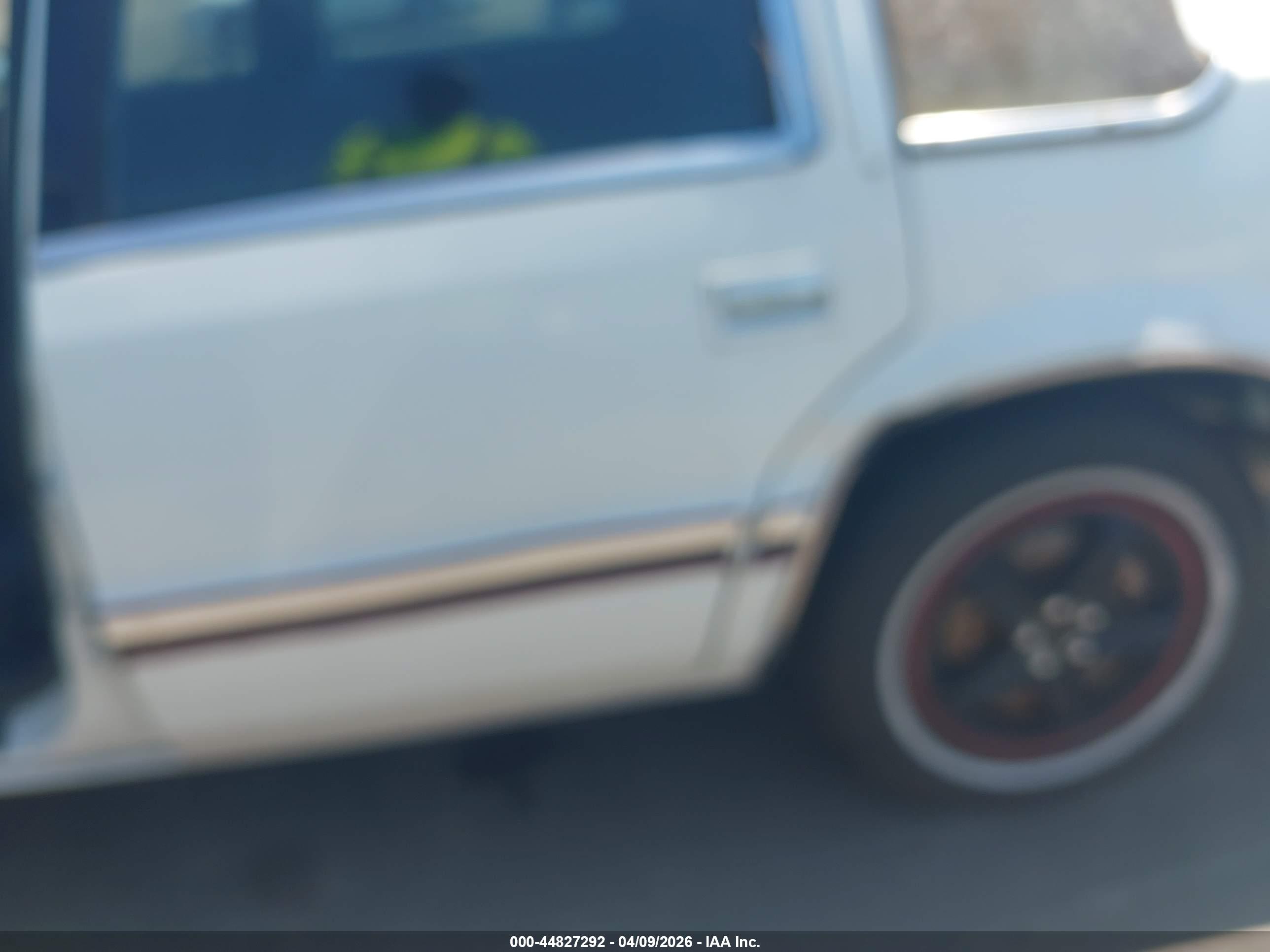 DODGE DYNASTY image 6