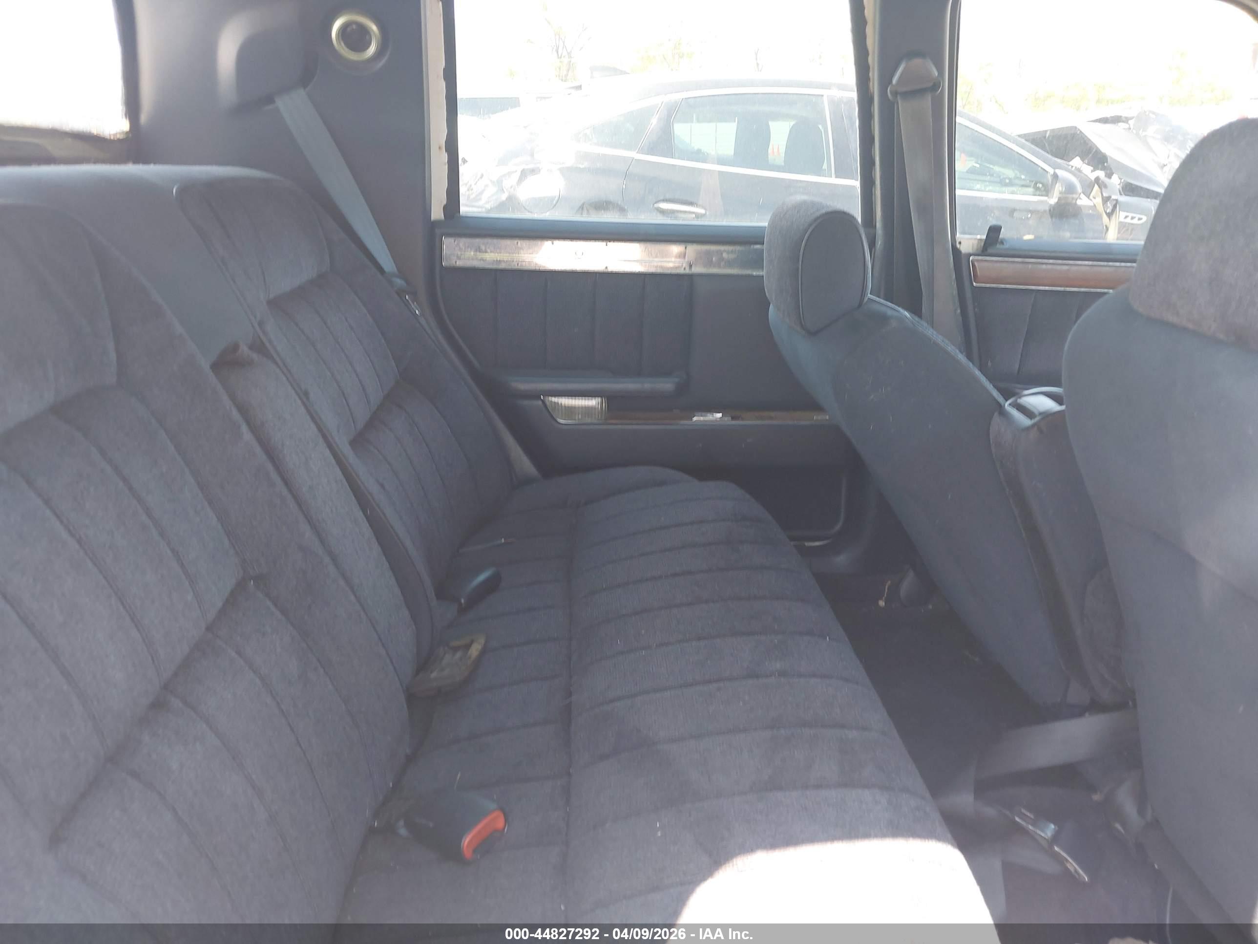 DODGE DYNASTY image 8