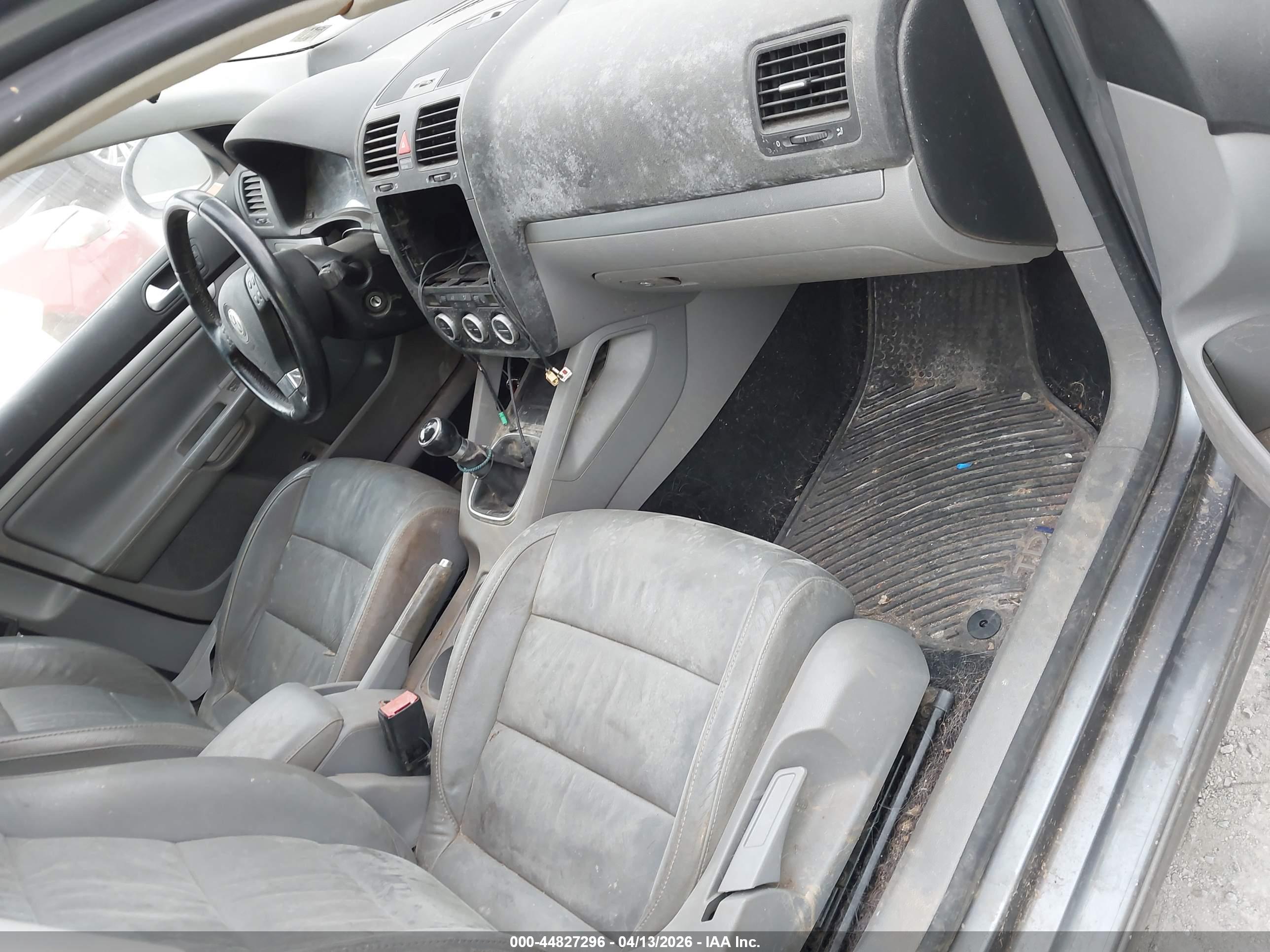 VOLKSWAGEN JETTA image 5