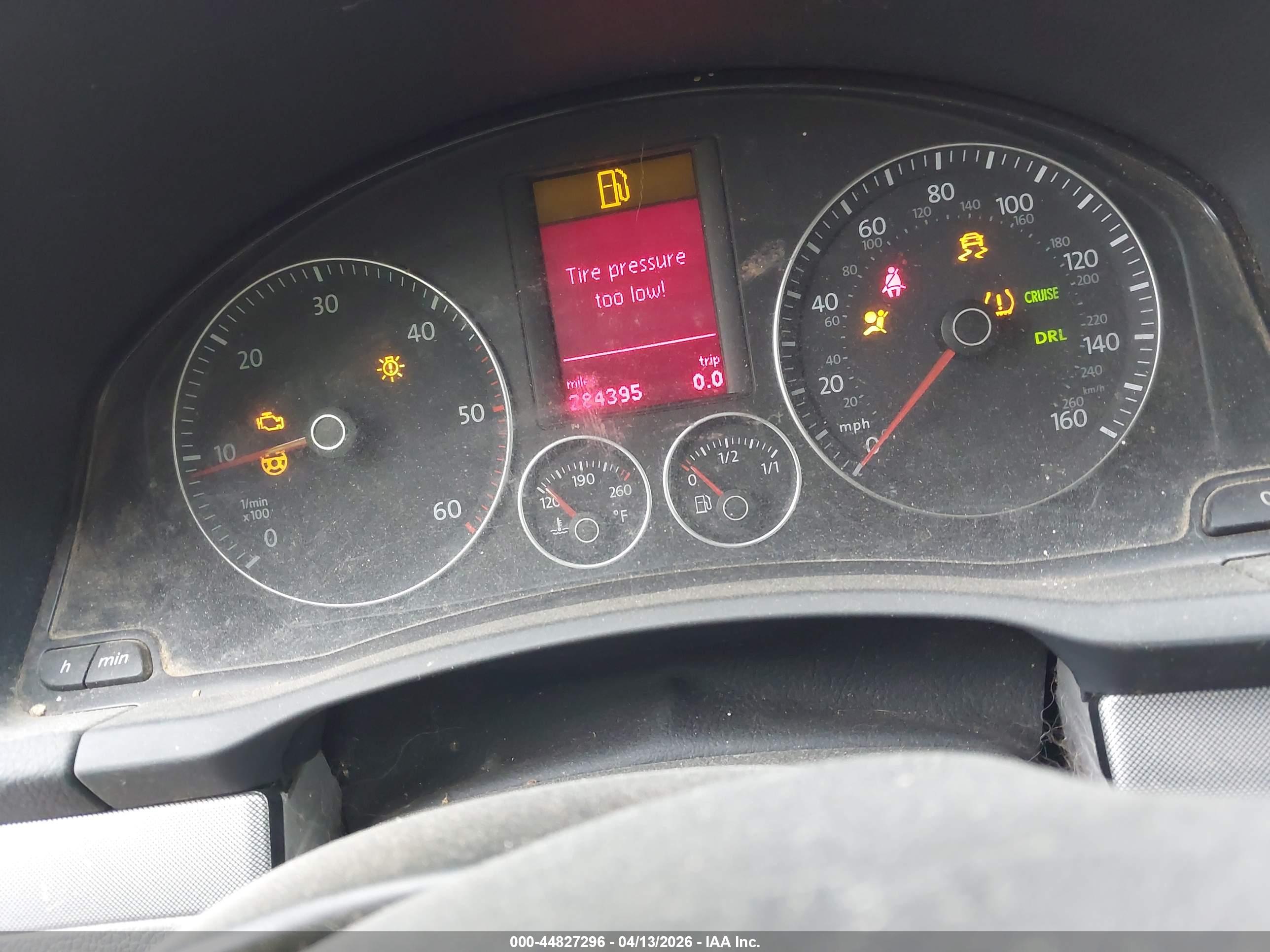 VOLKSWAGEN JETTA image 7