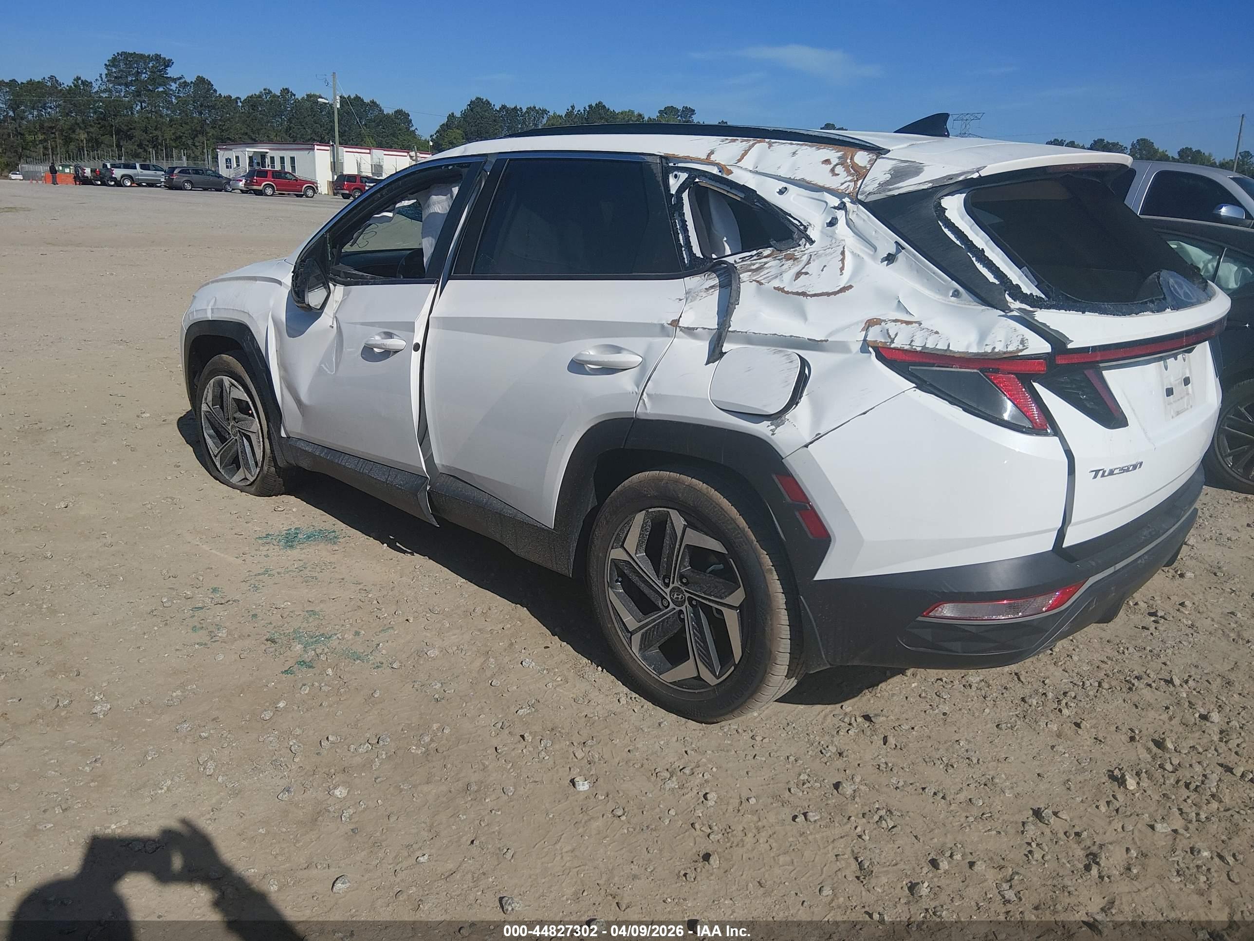HYUNDAI TUCSON image 3