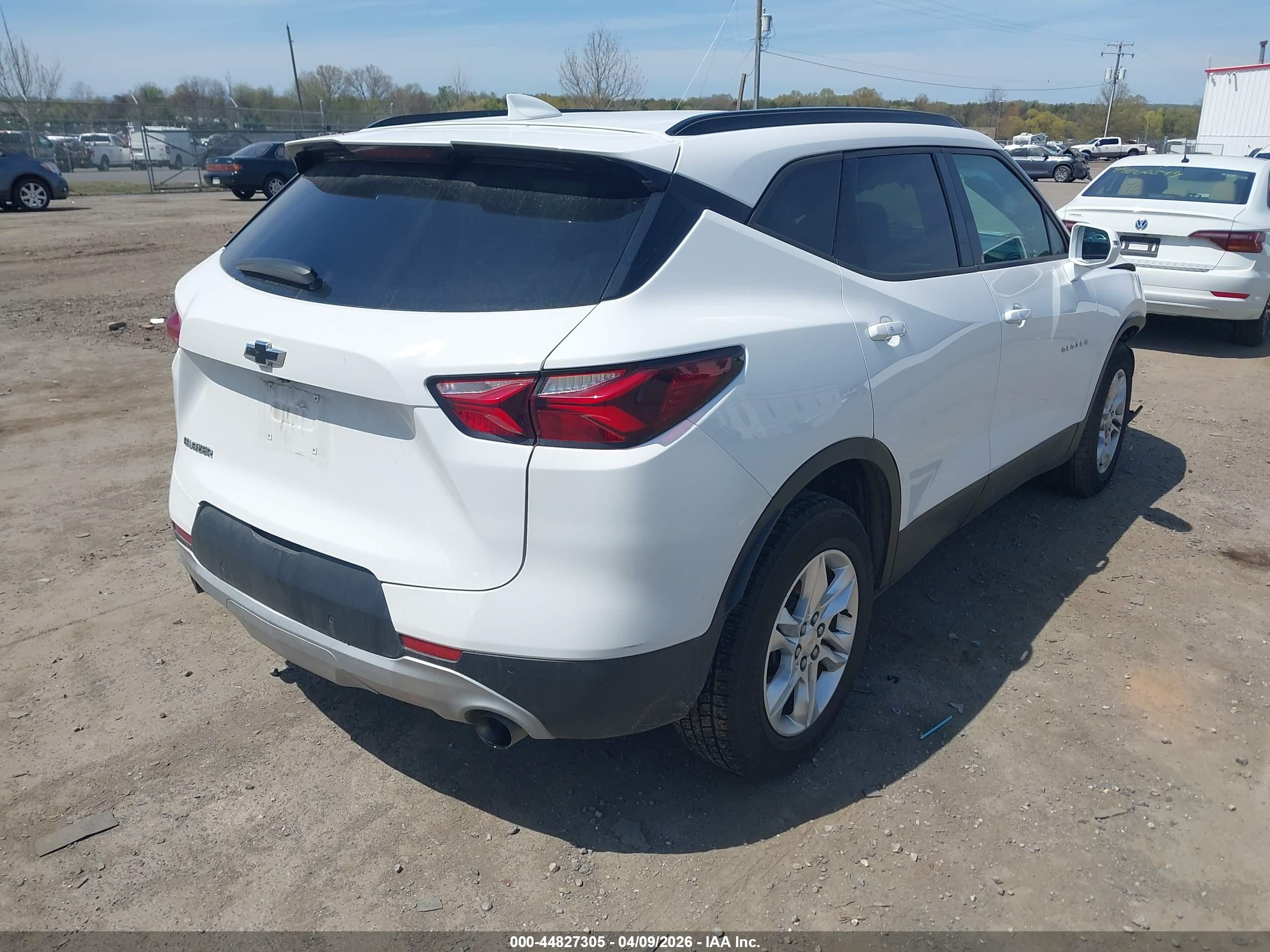 CHEVROLET BLAZER image 4
