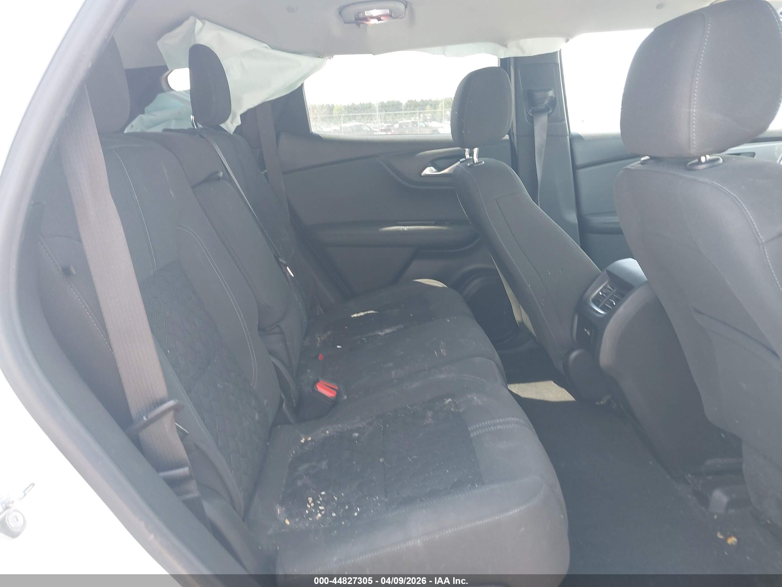 CHEVROLET BLAZER image 8