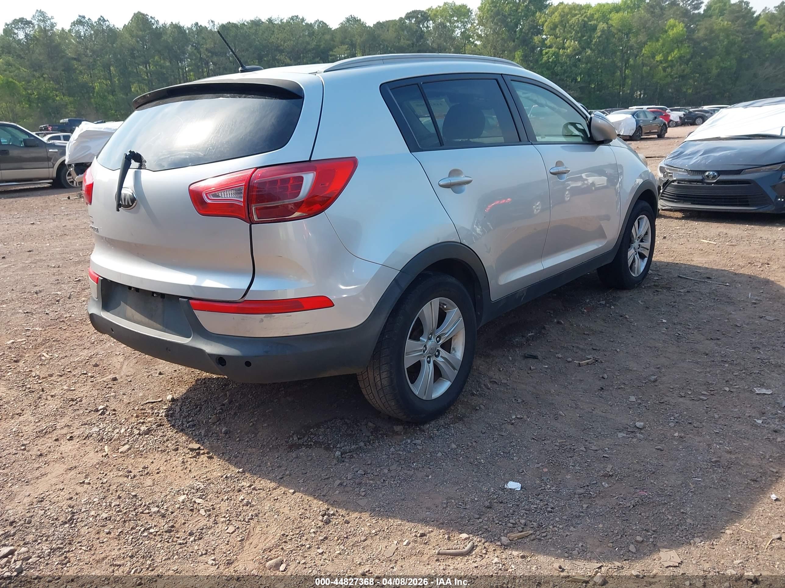KIA SPORTAGE image 4