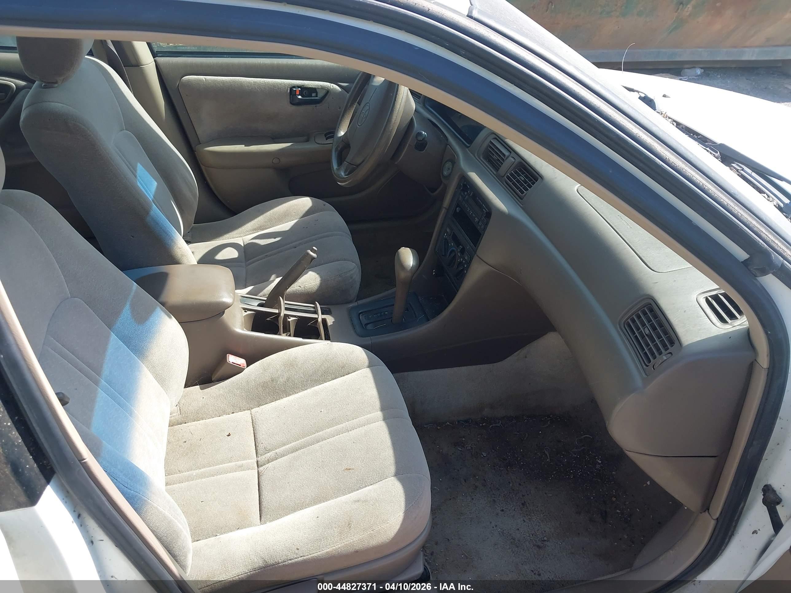 TOYOTA CAMRY image 5