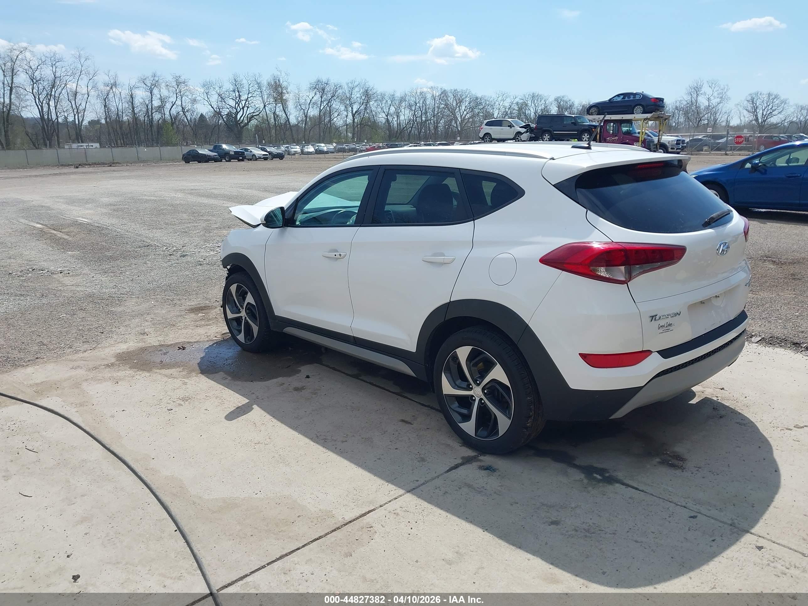 HYUNDAI TUCSON image 3