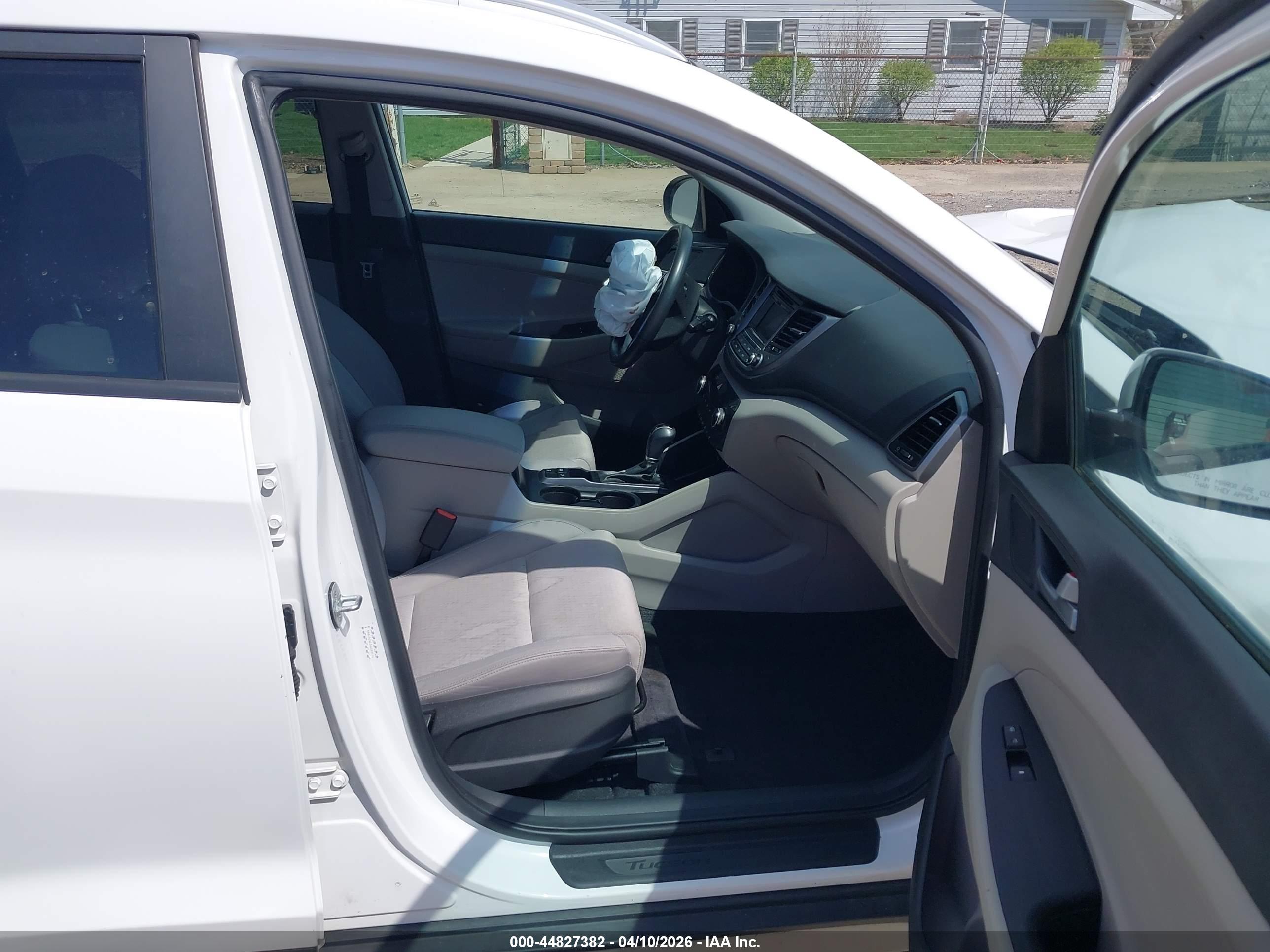 HYUNDAI TUCSON image 5