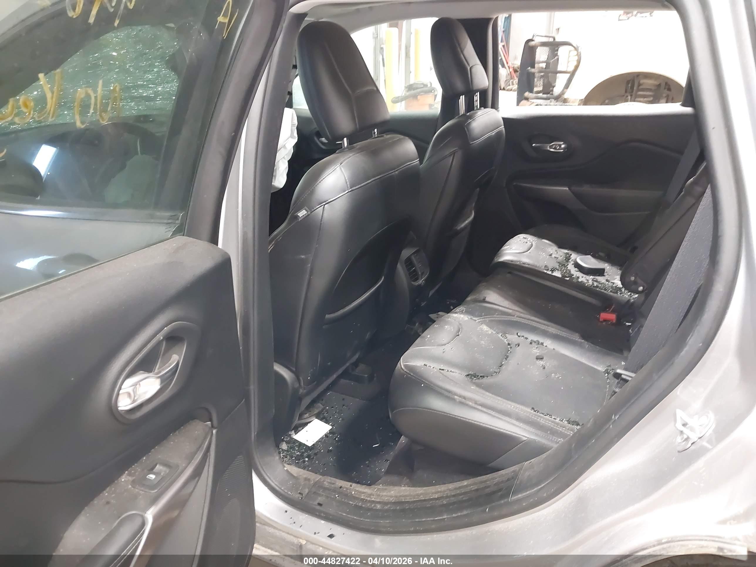 JEEP CHEROKEE image 8