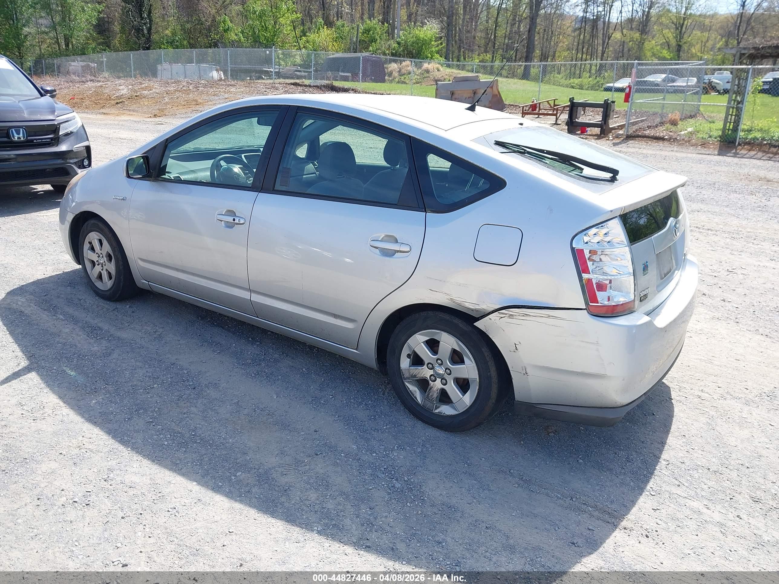 TOYOTA PRIUS image 3