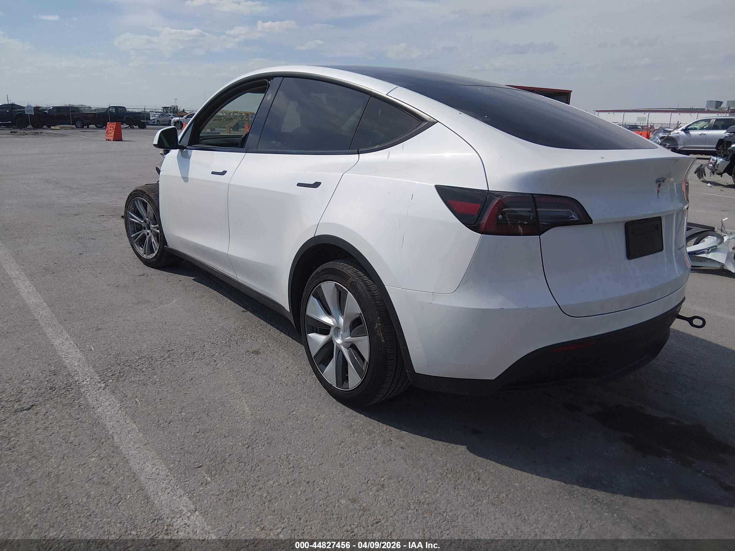 TESLA MODEL image 3