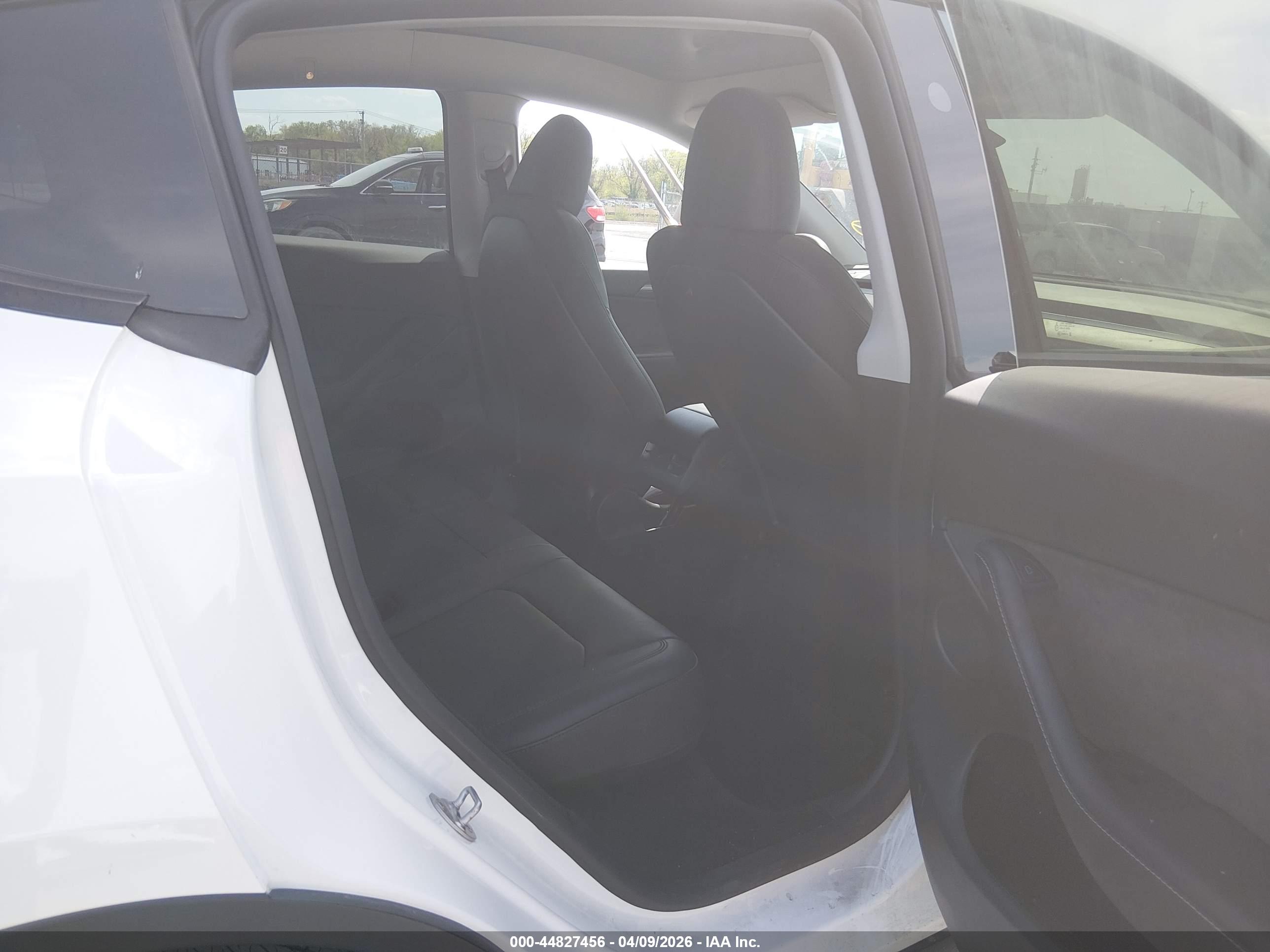 TESLA MODEL image 8