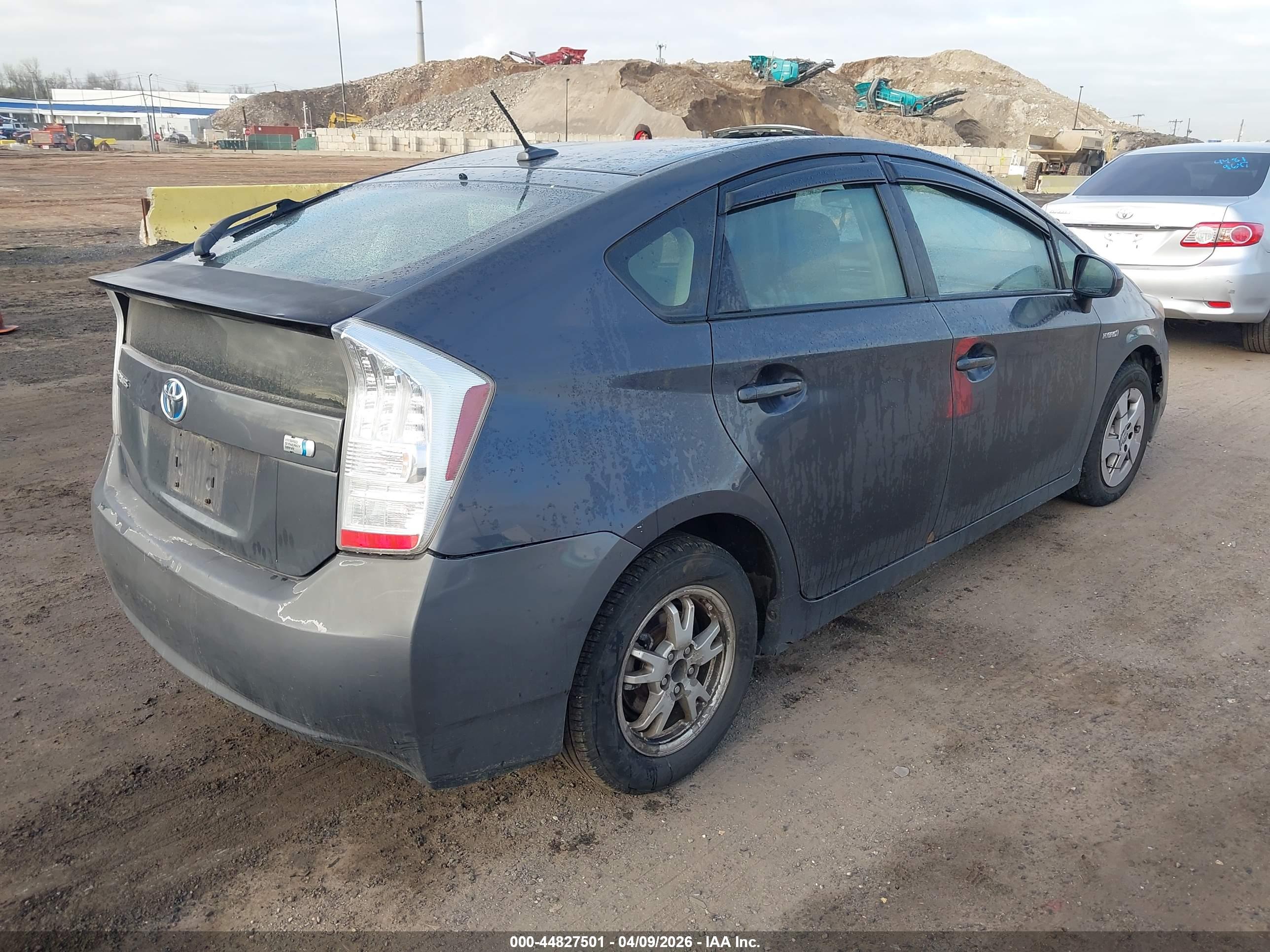 TOYOTA PRIUS image 4
