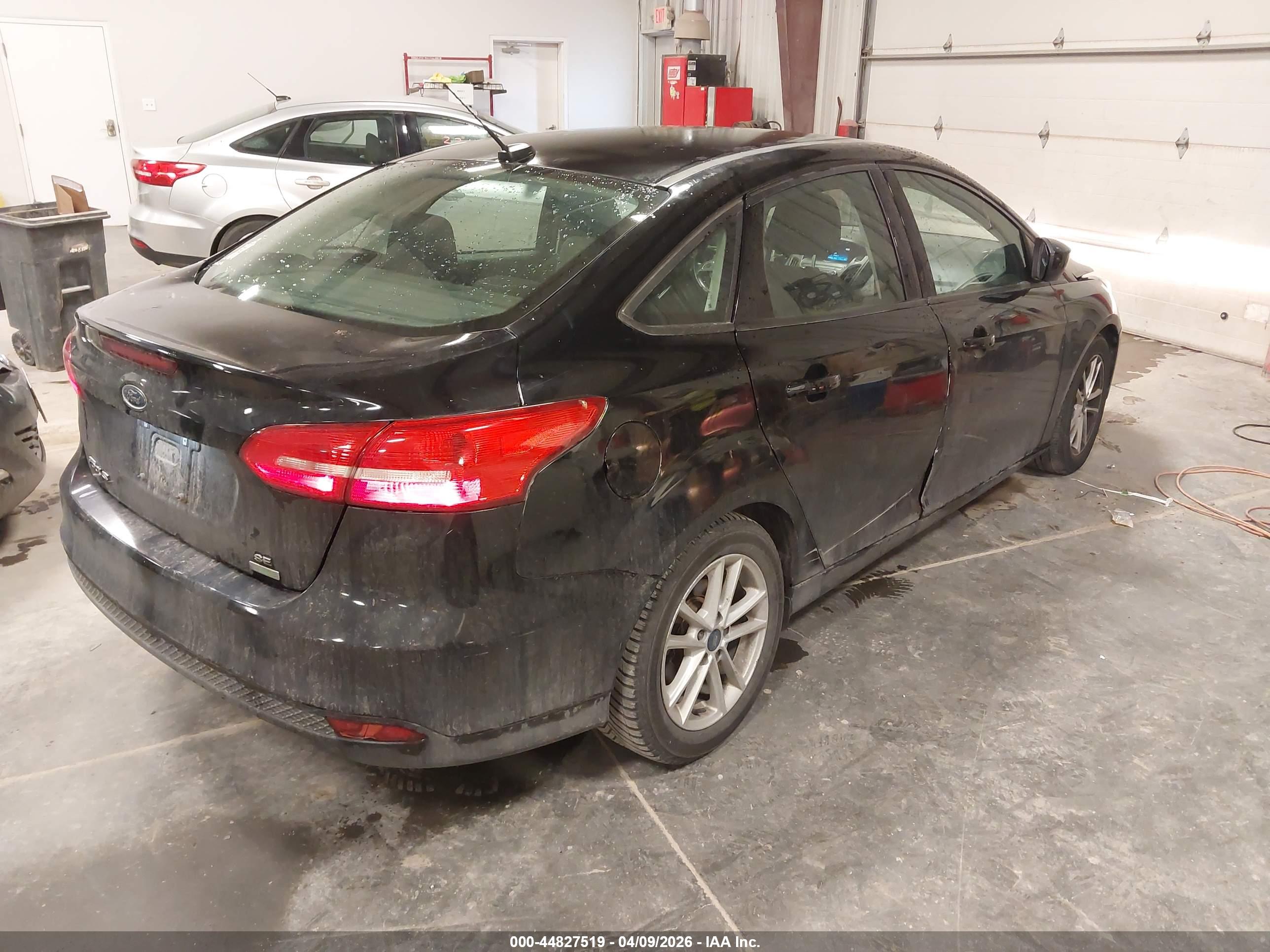 FORD FOCUS image 4