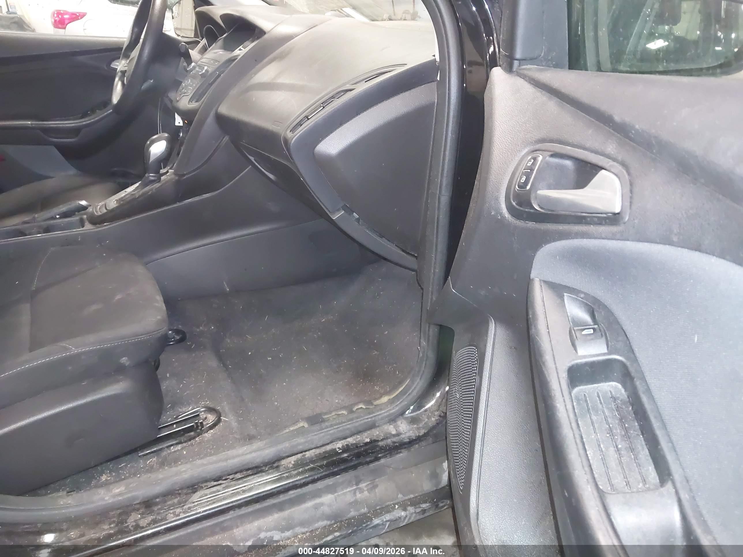 FORD FOCUS image 5