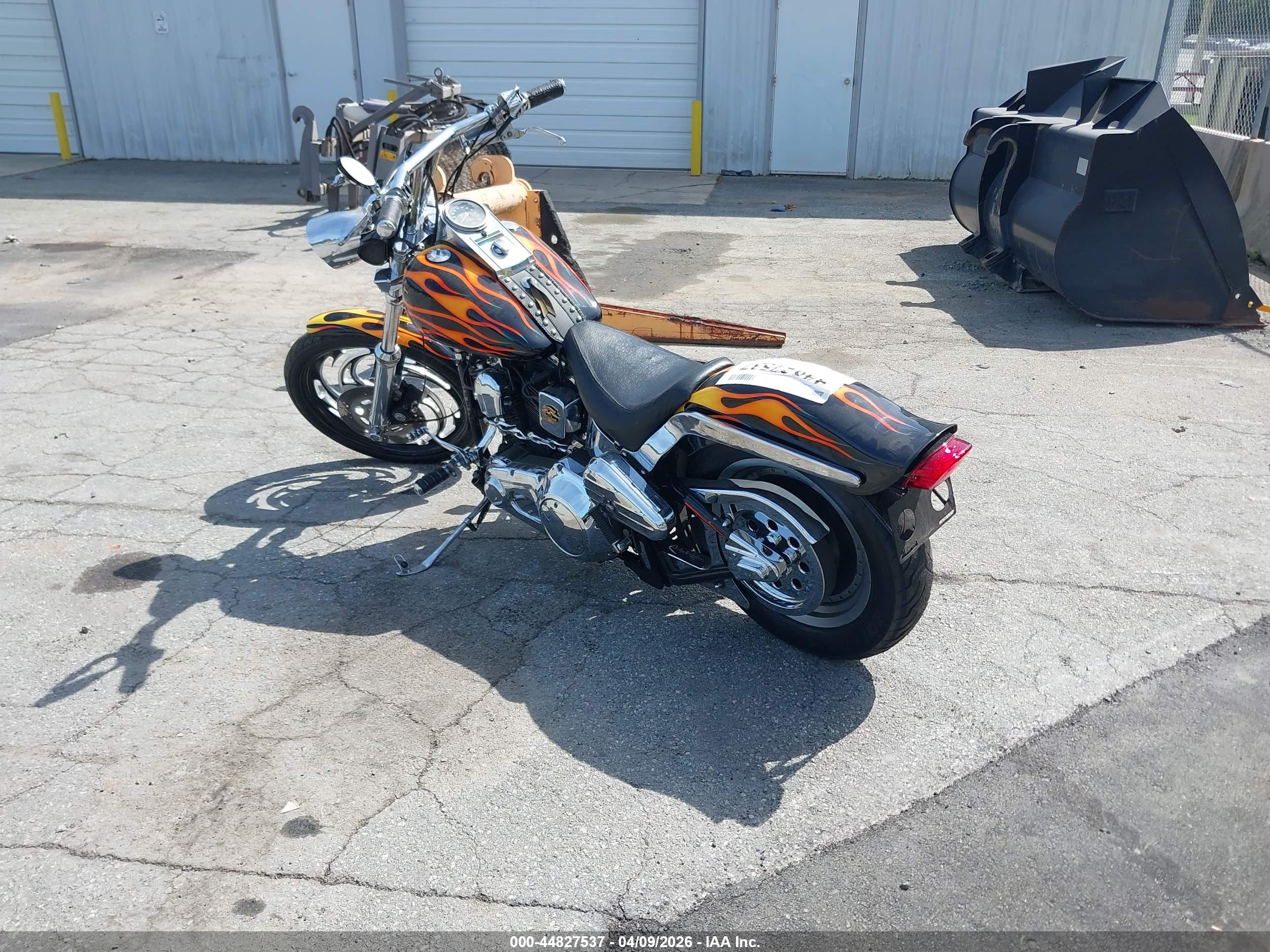 HARLEY-DAVIDSON FXST image 3