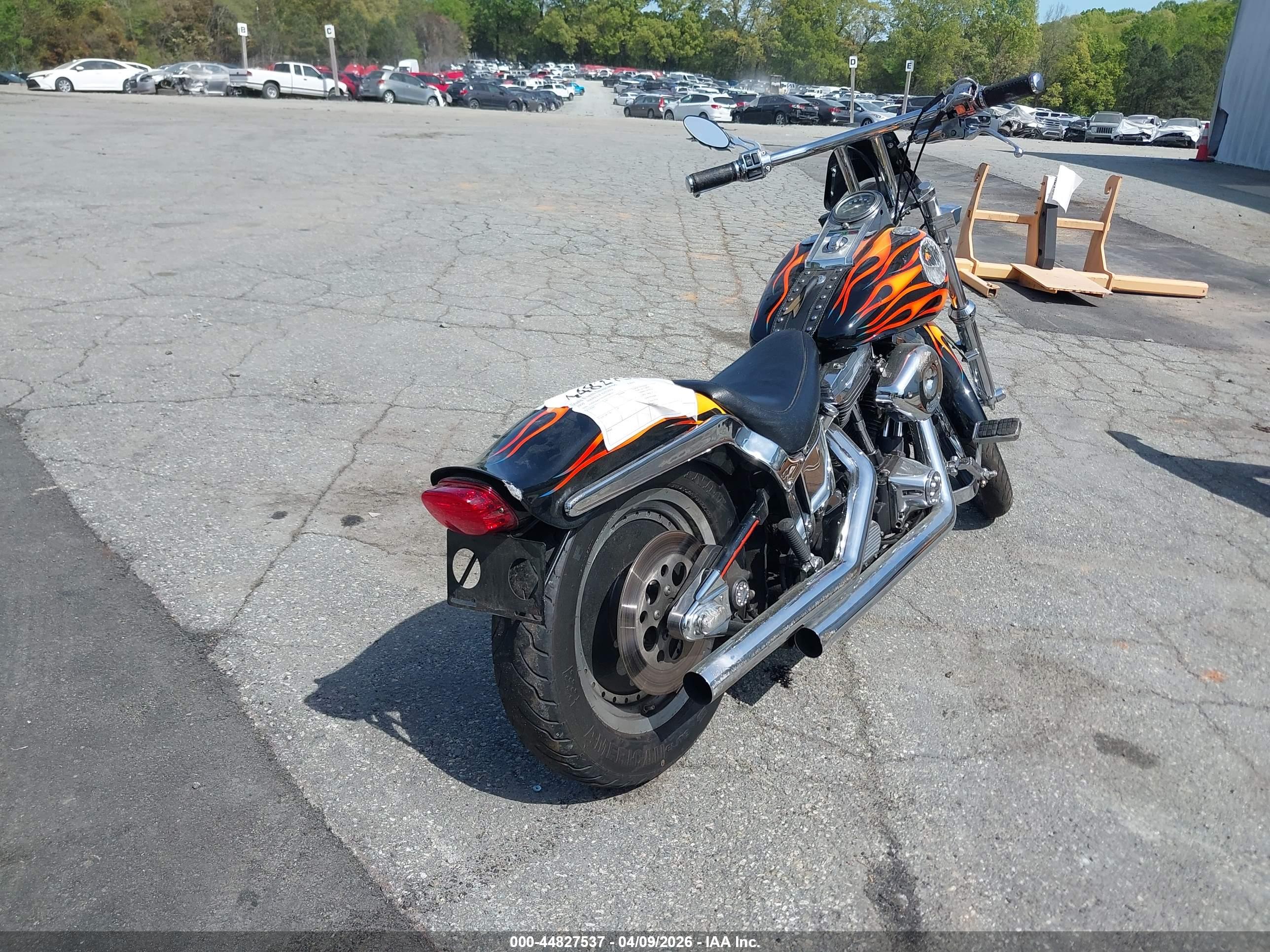 HARLEY-DAVIDSON FXST image 4