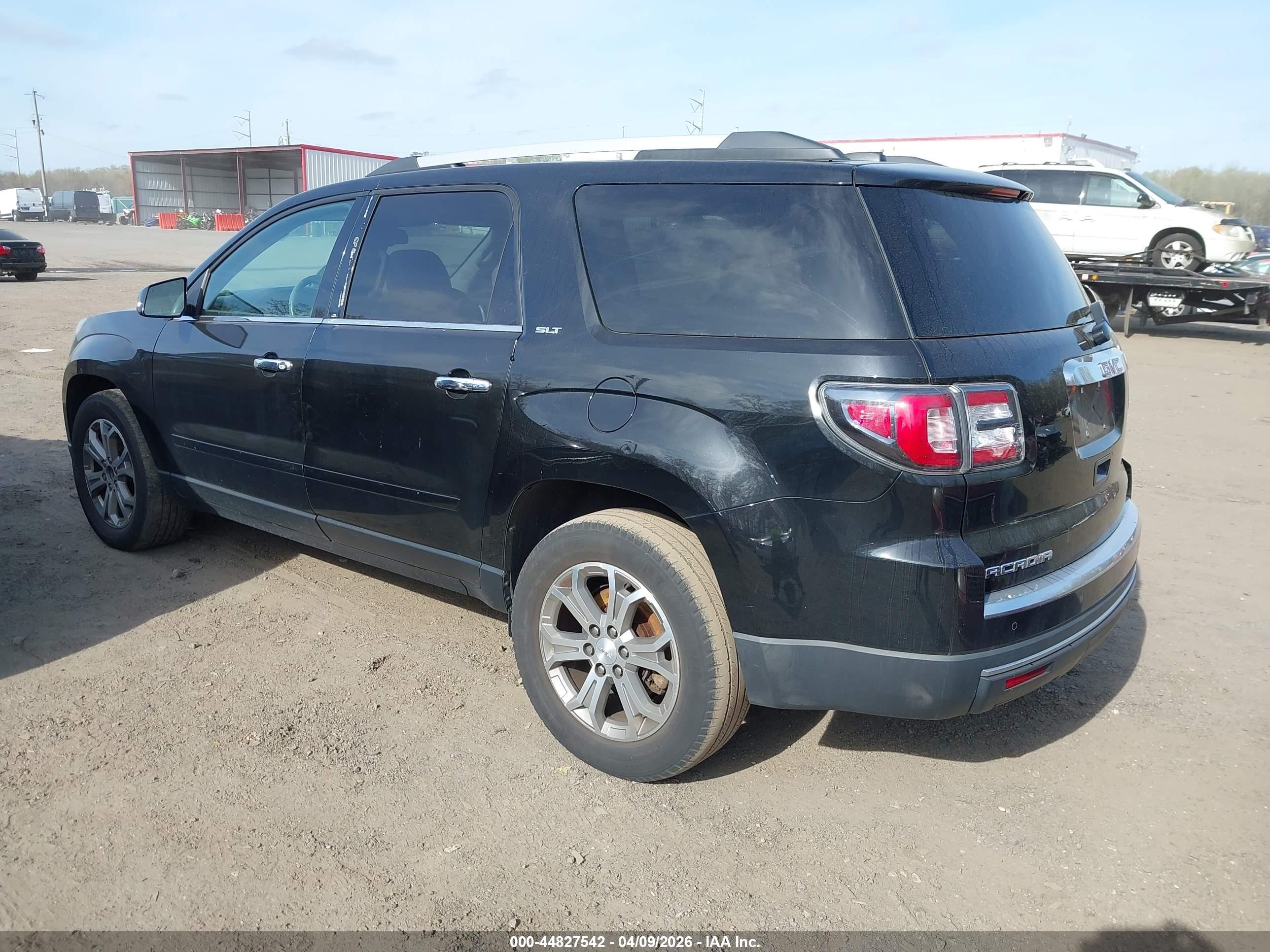 GMC ACADIA image 3