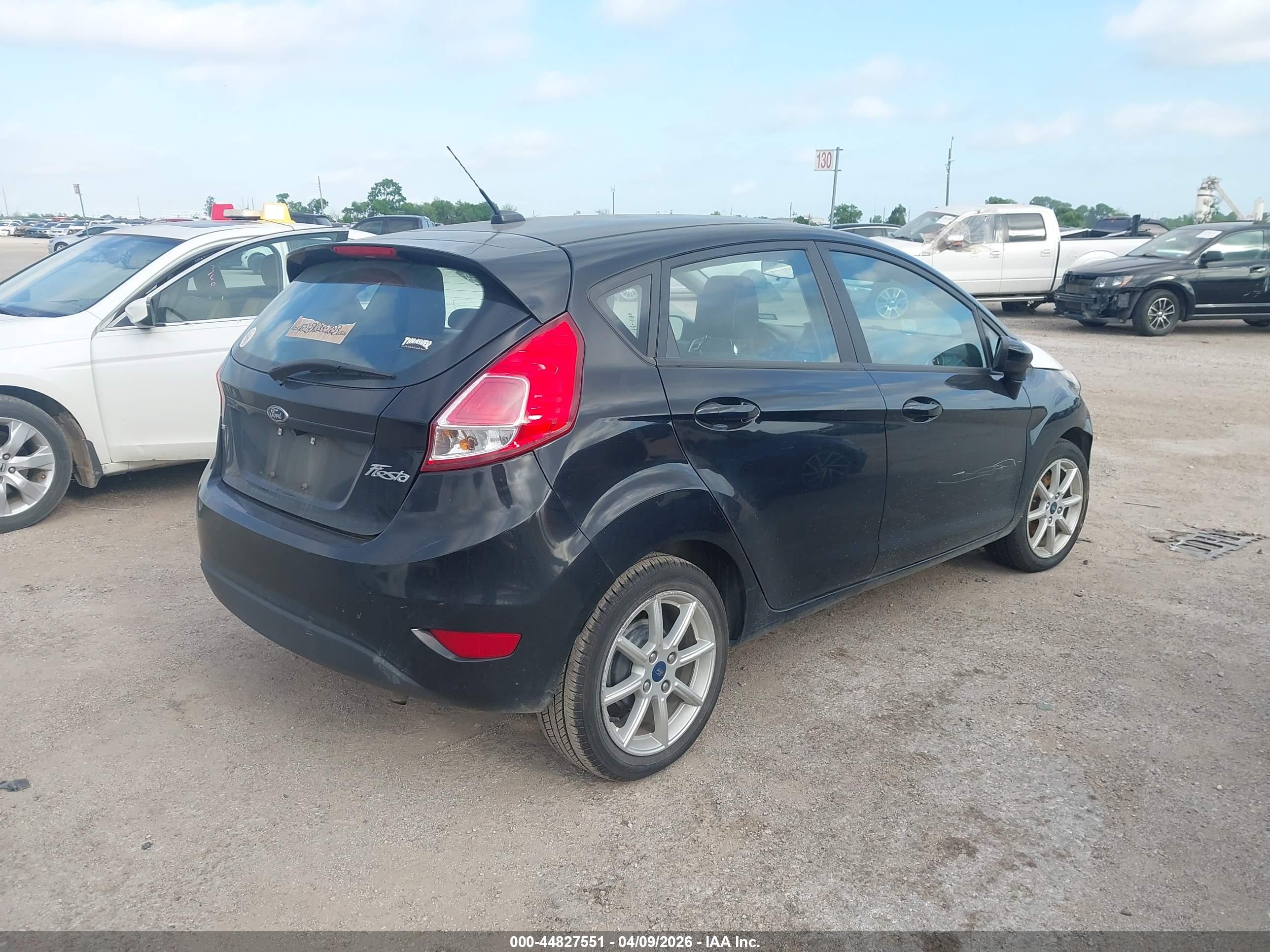 FORD FIESTA image 4