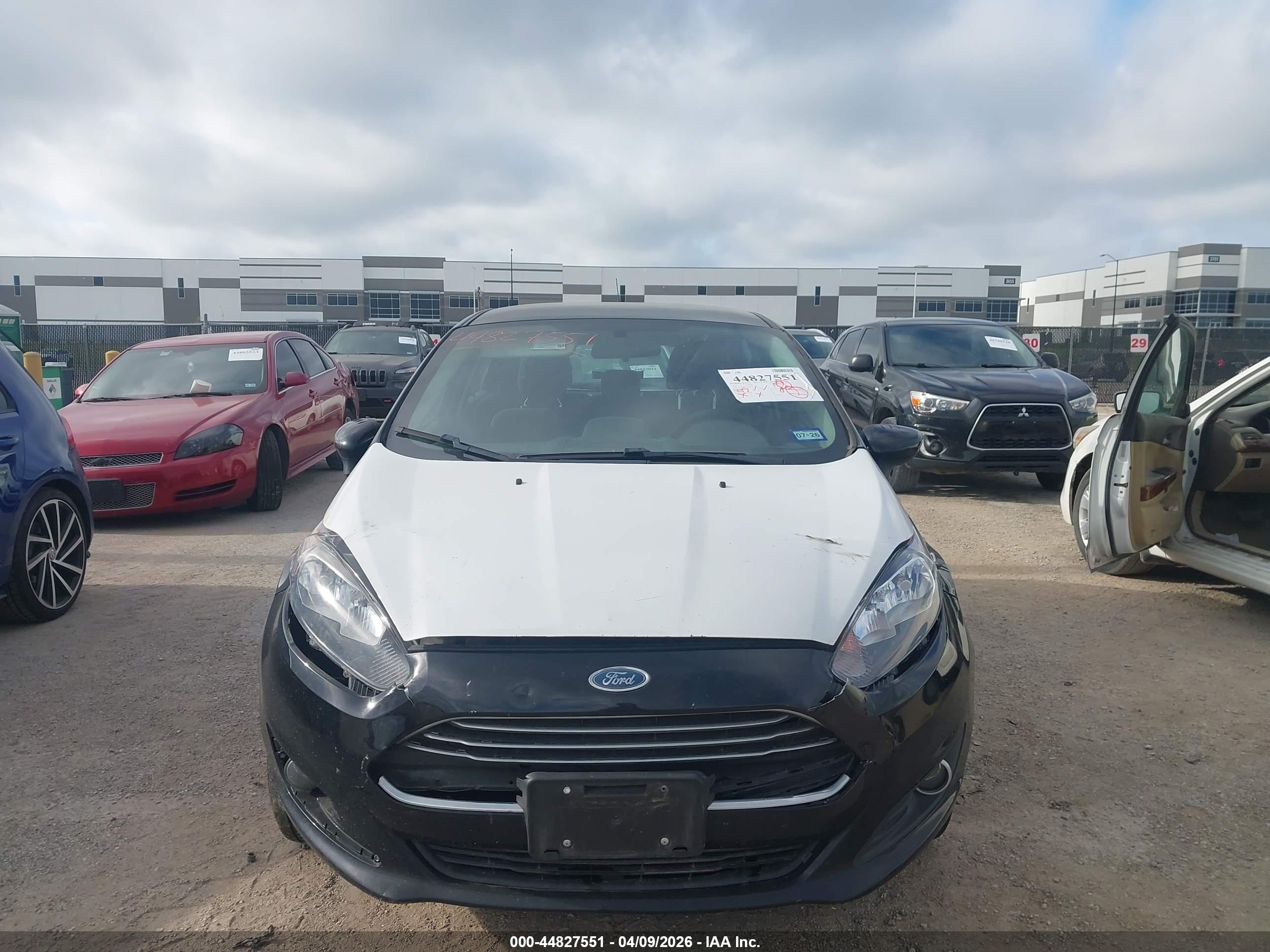 FORD FIESTA image 6