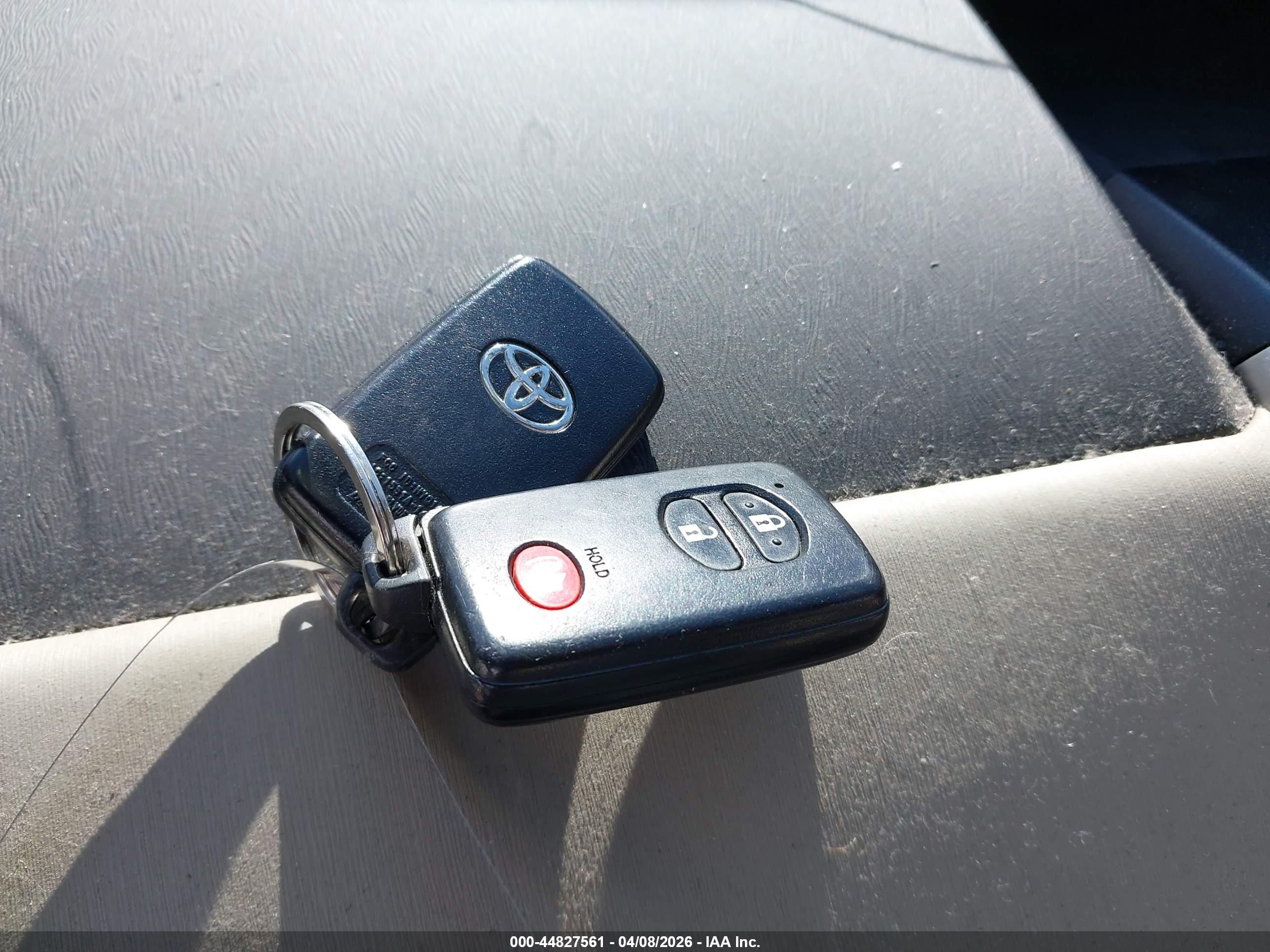 TOYOTA PRIUS image 11