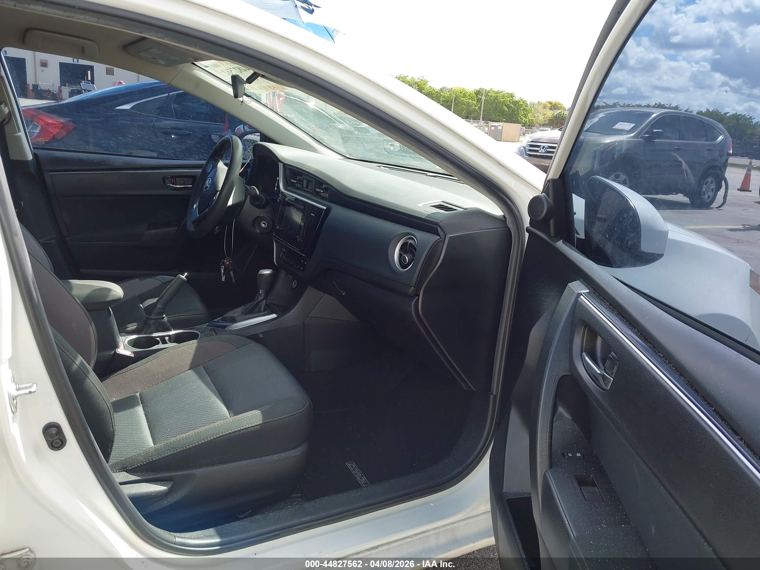 TOYOTA COROLLA image 5