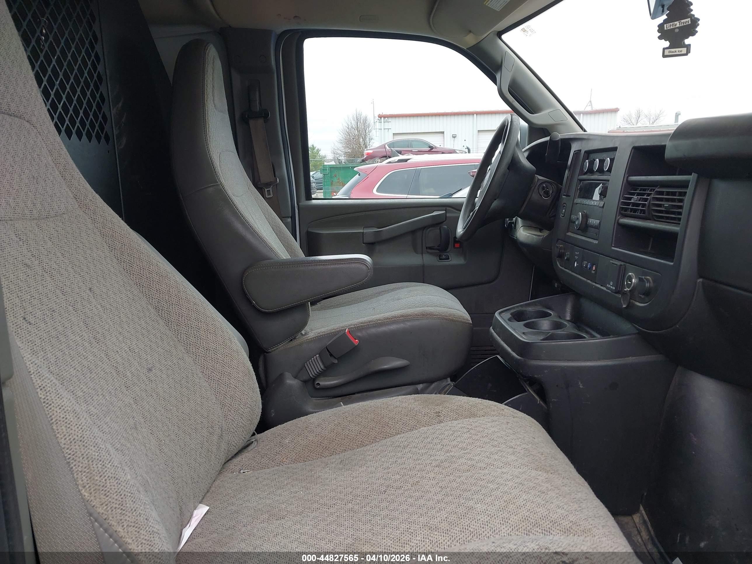 GMC SAVANA image 5