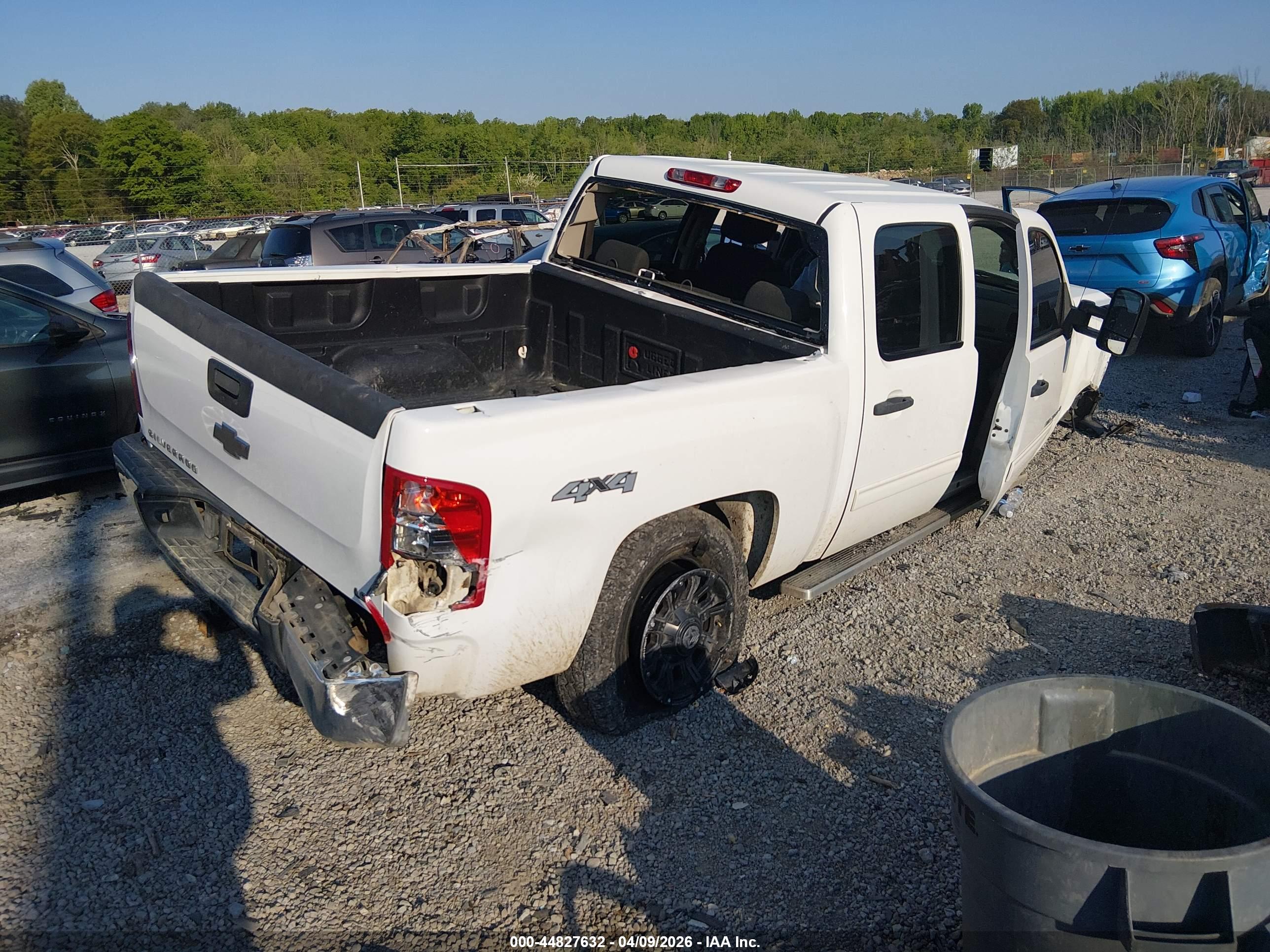 CHEVROLET SILVERADO image 4
