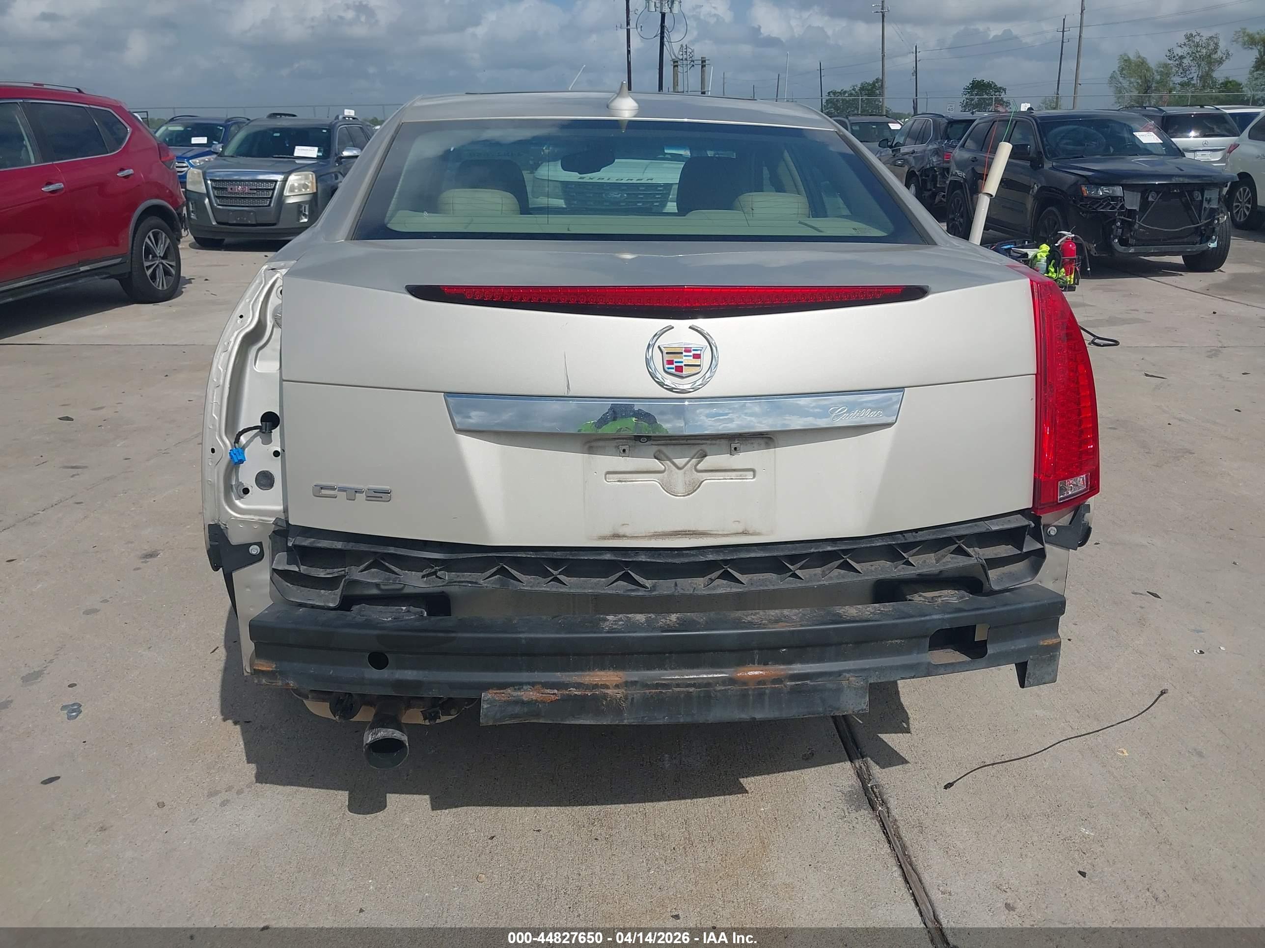CADILLAC CTS image 6