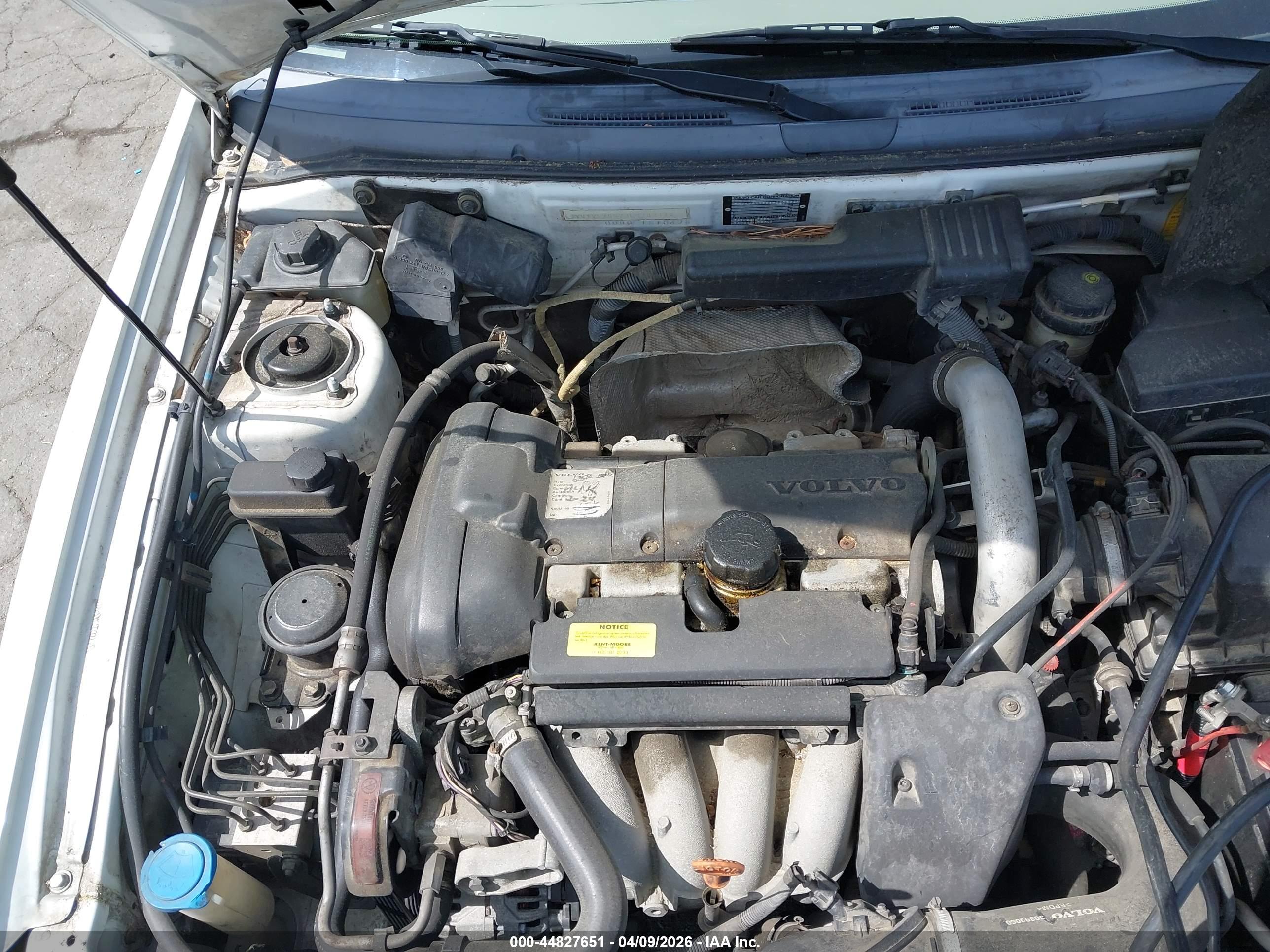 VOLVO S40 image 10