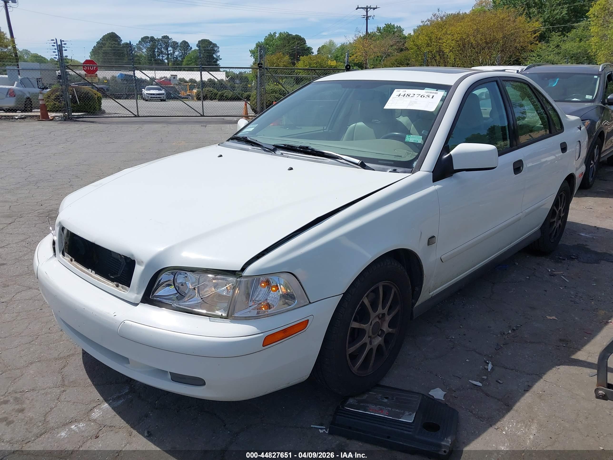 VOLVO S40 image 2