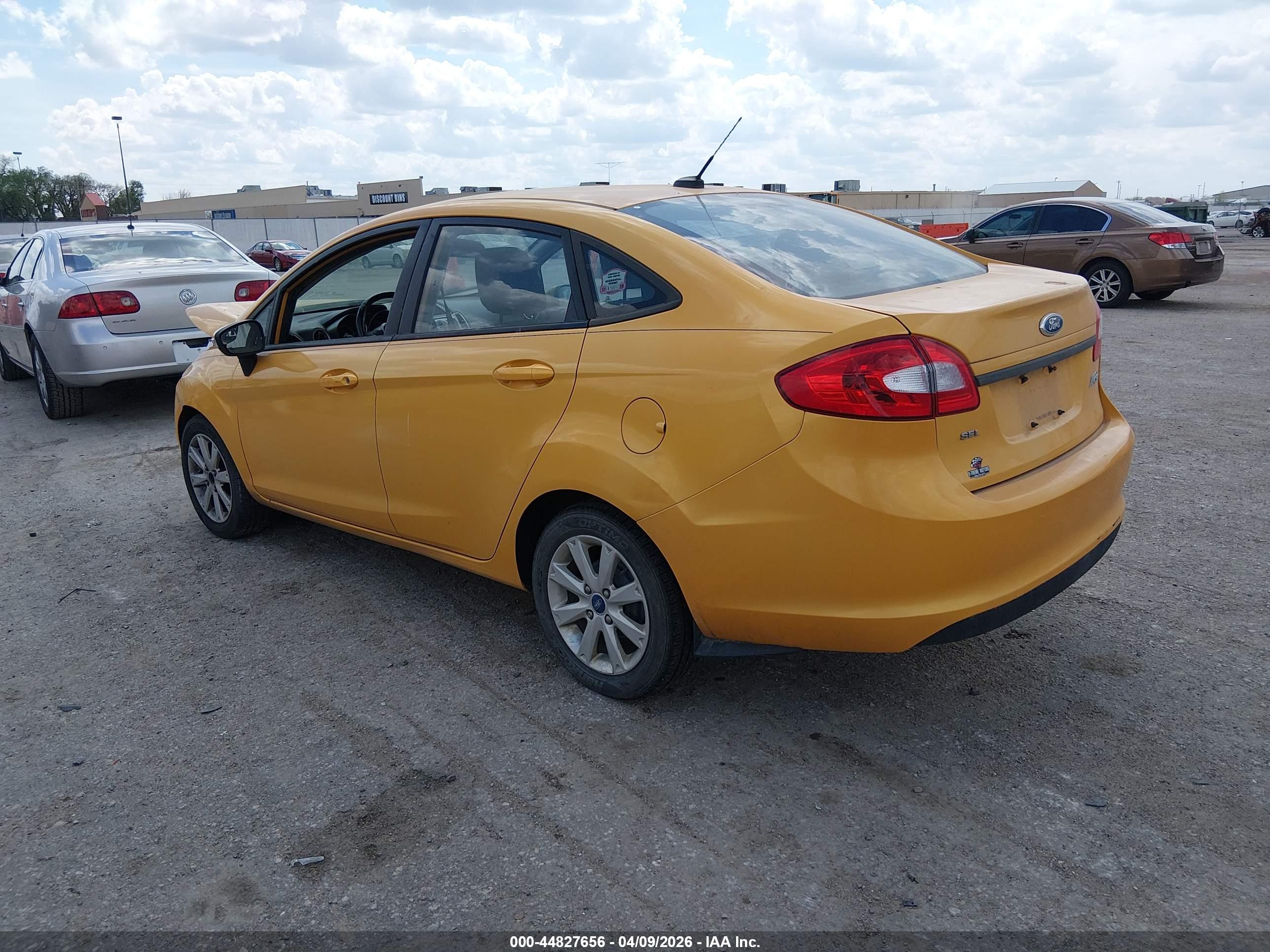 FORD FIESTA image 3