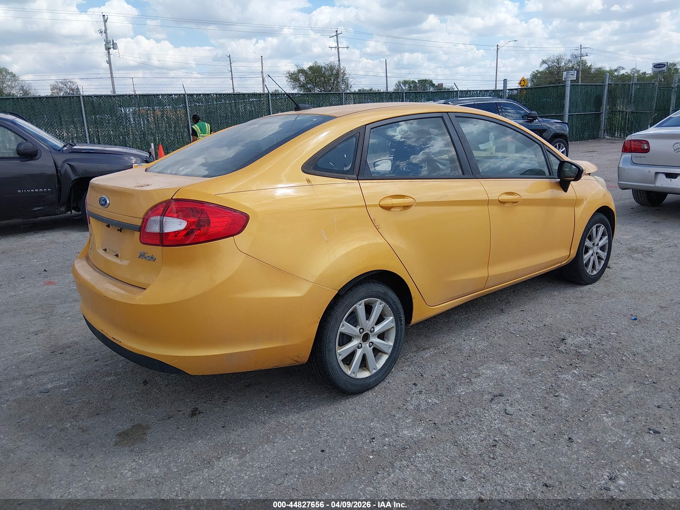 FORD FIESTA image 4