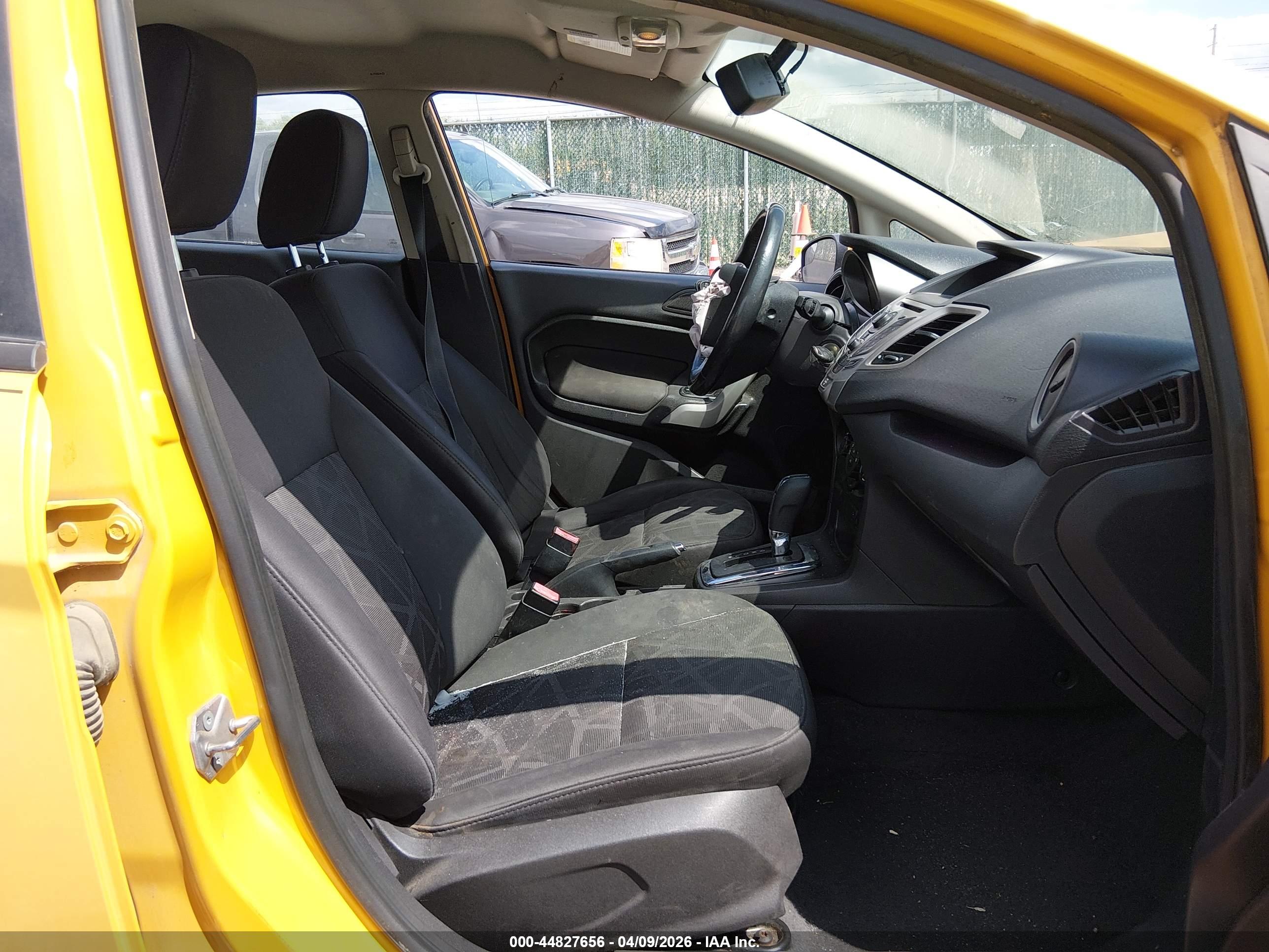FORD FIESTA image 5