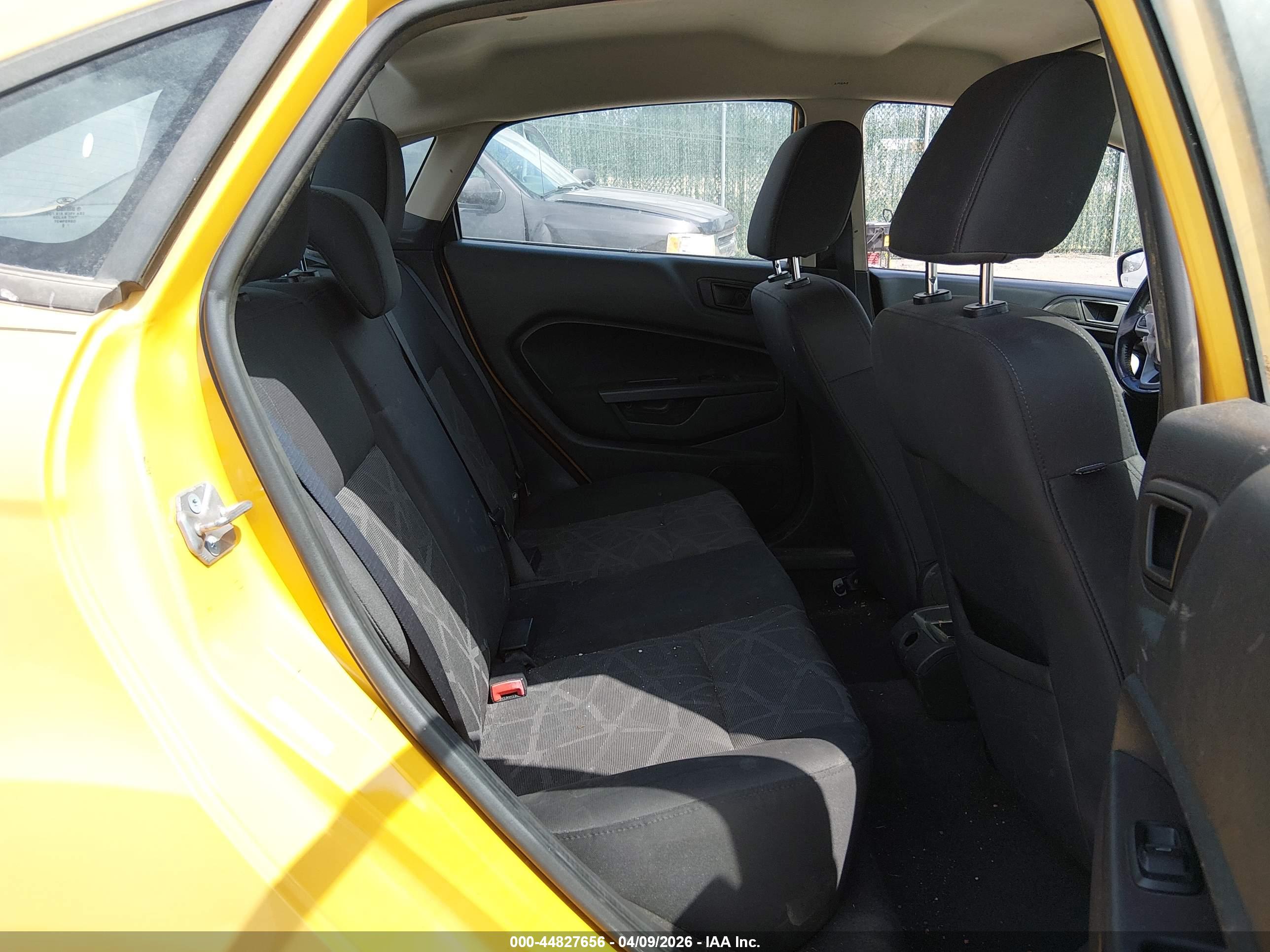 FORD FIESTA image 8