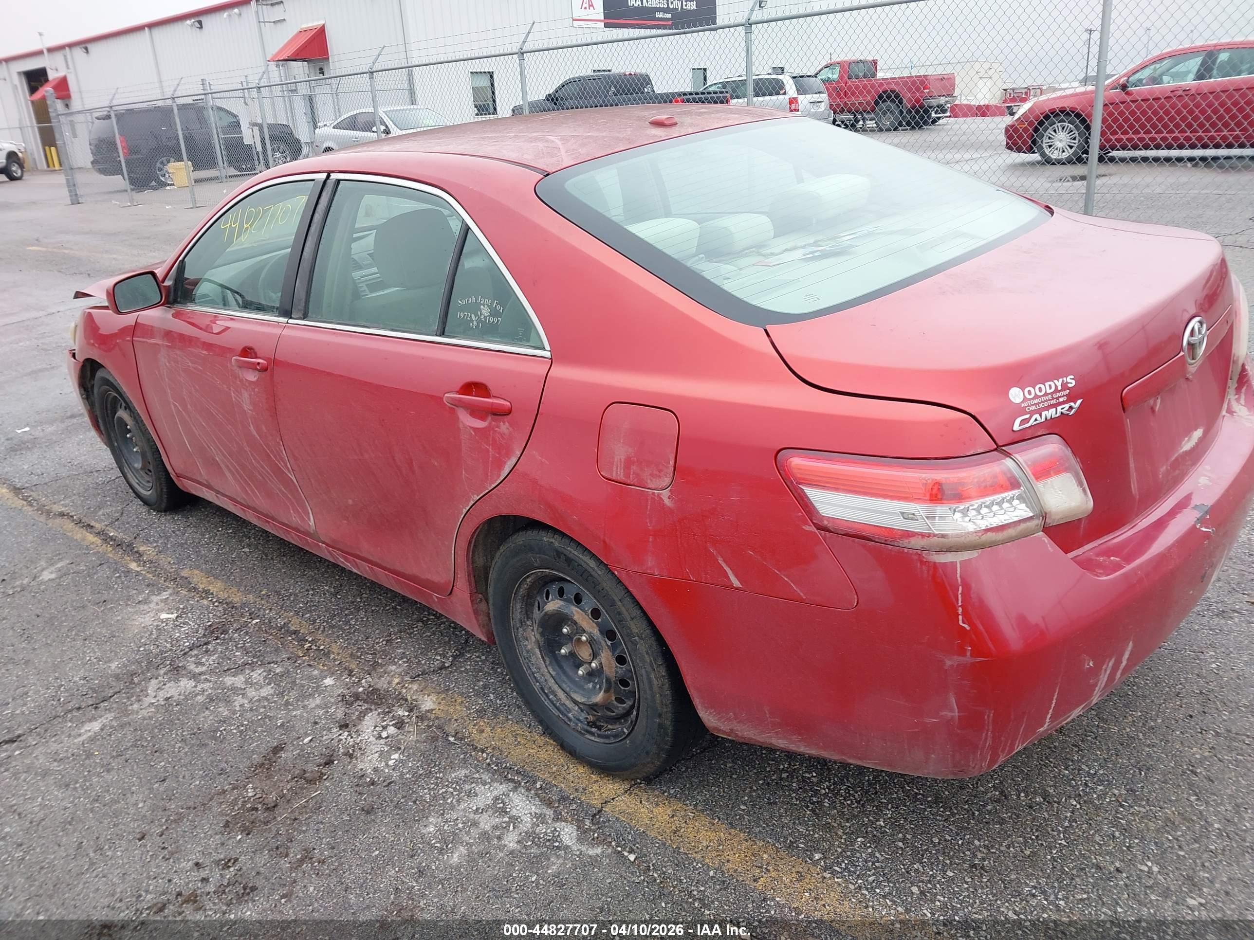 TOYOTA CAMRY image 3