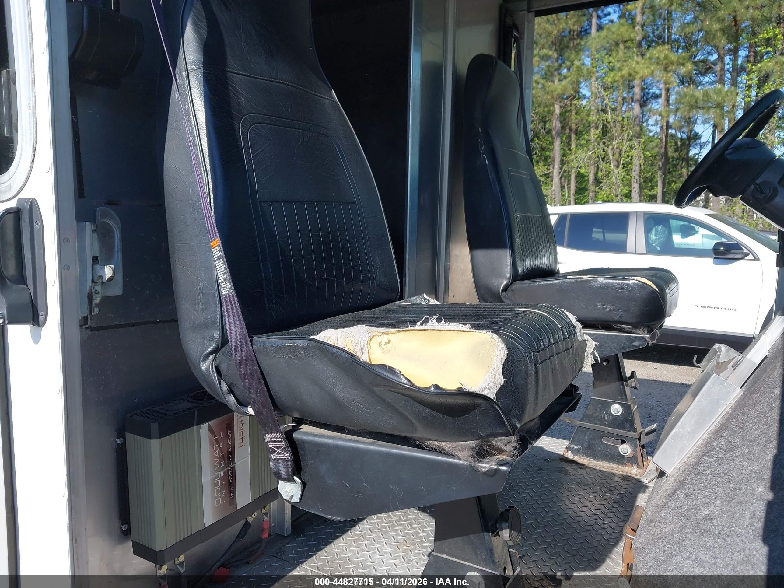 FORD ECONOLINE image 5