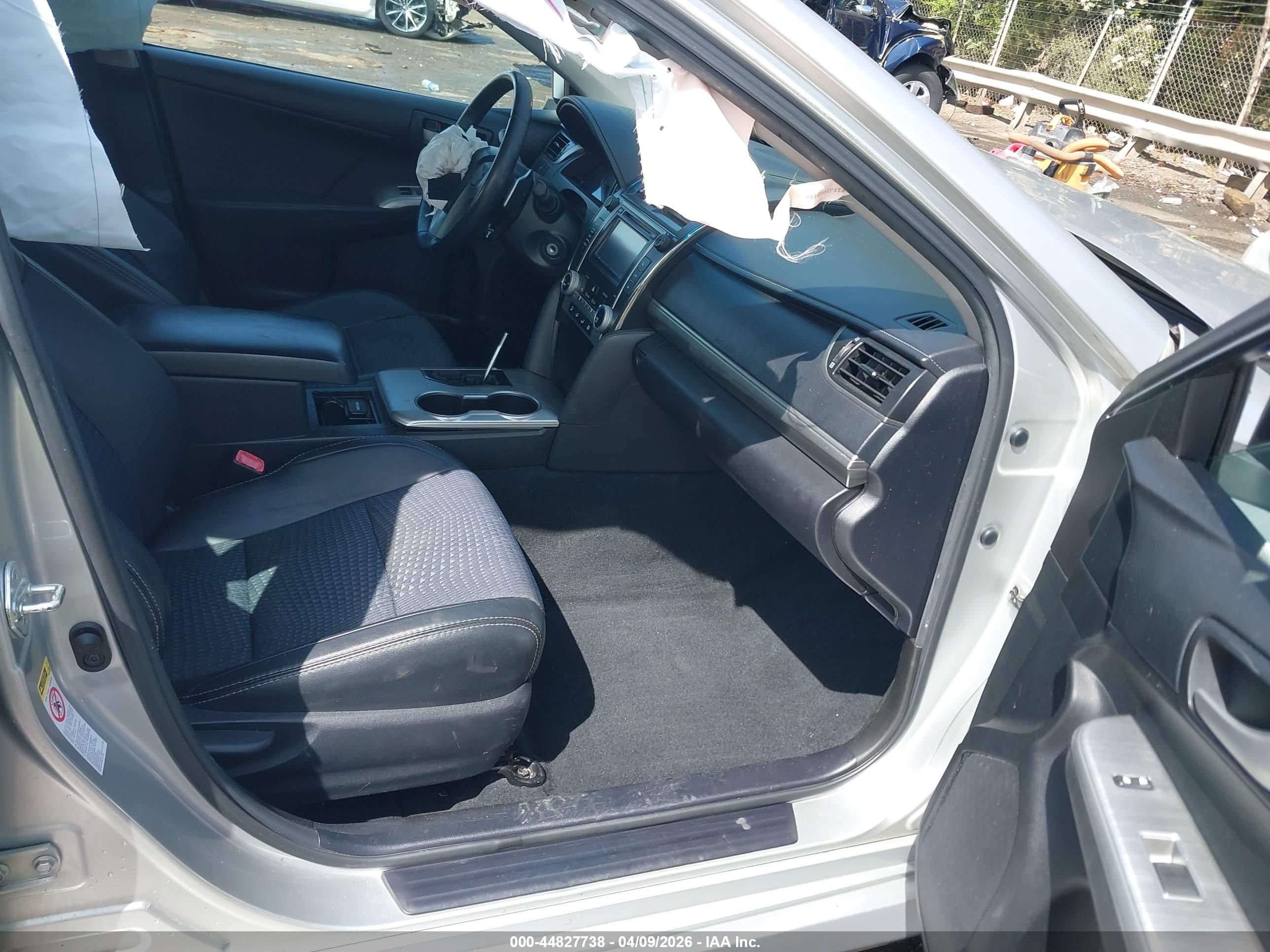 TOYOTA CAMRY image 5