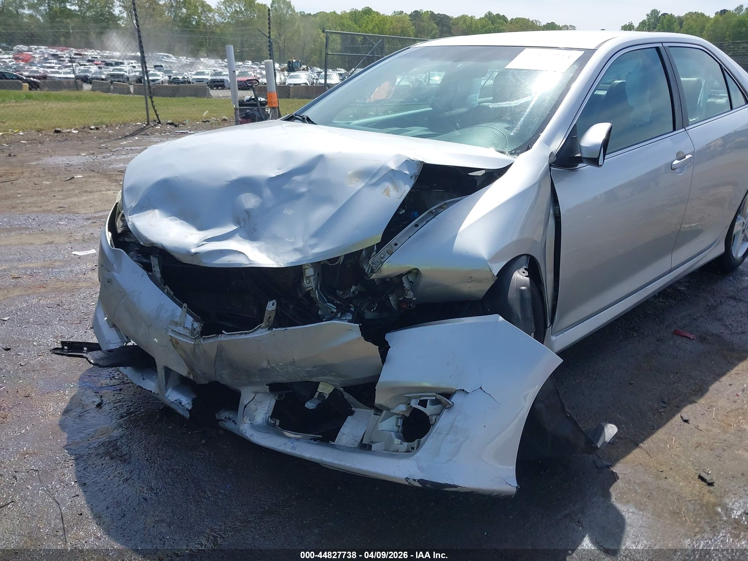 TOYOTA CAMRY image 6