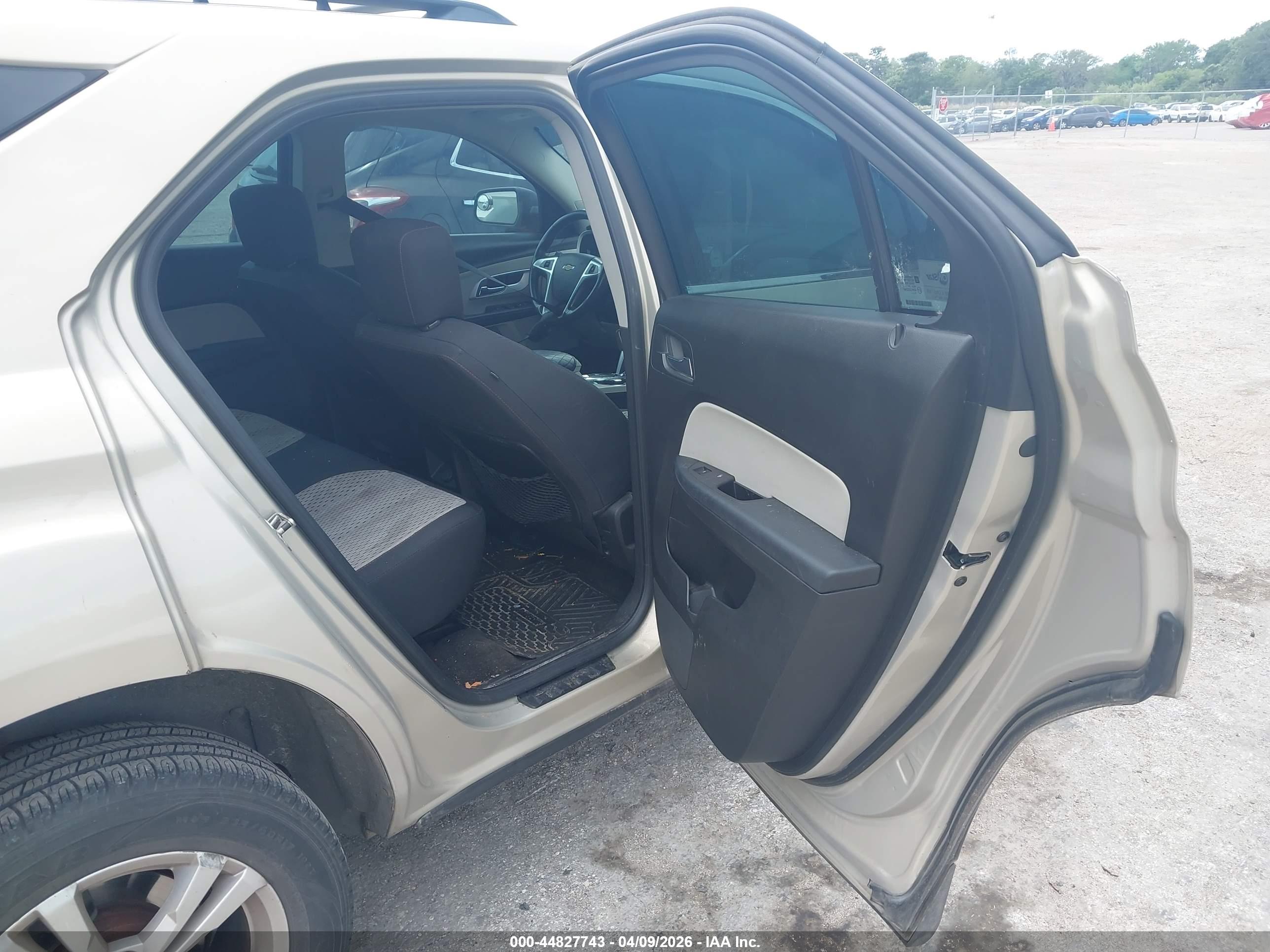 CHEVROLET EQUINOX image 8