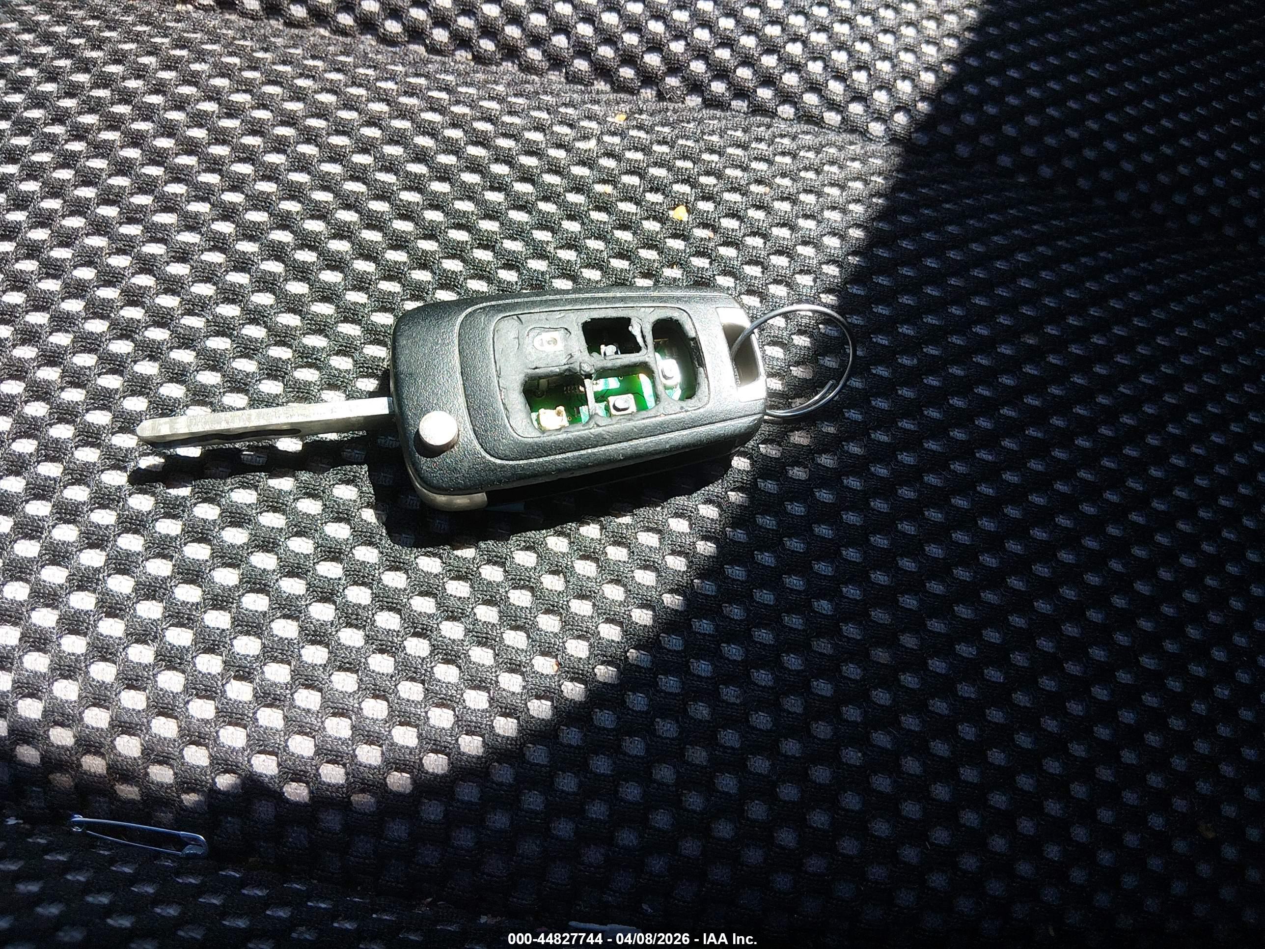 CHEVROLET EQUINOX image 11