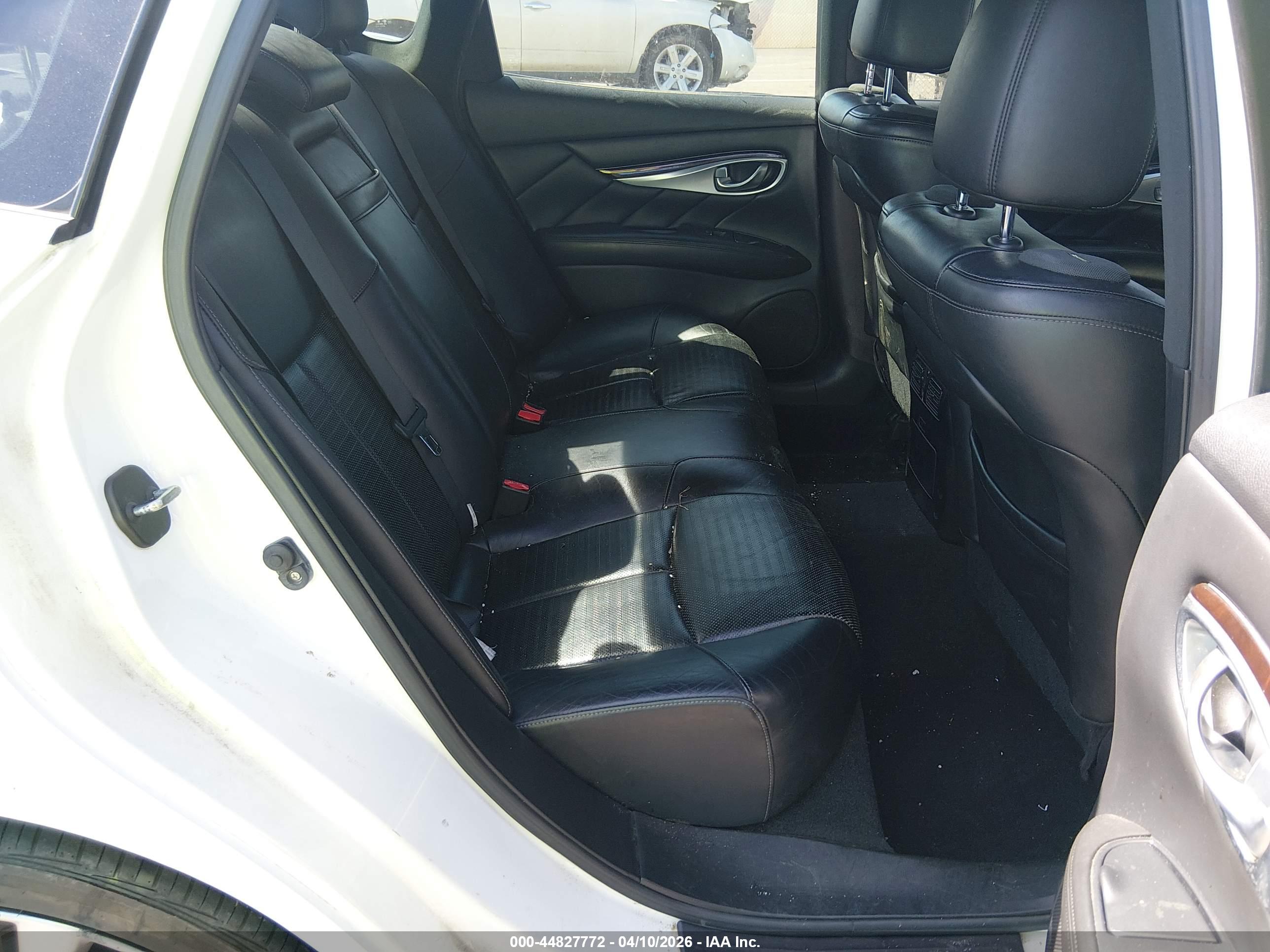 INFINITI M37 image 8