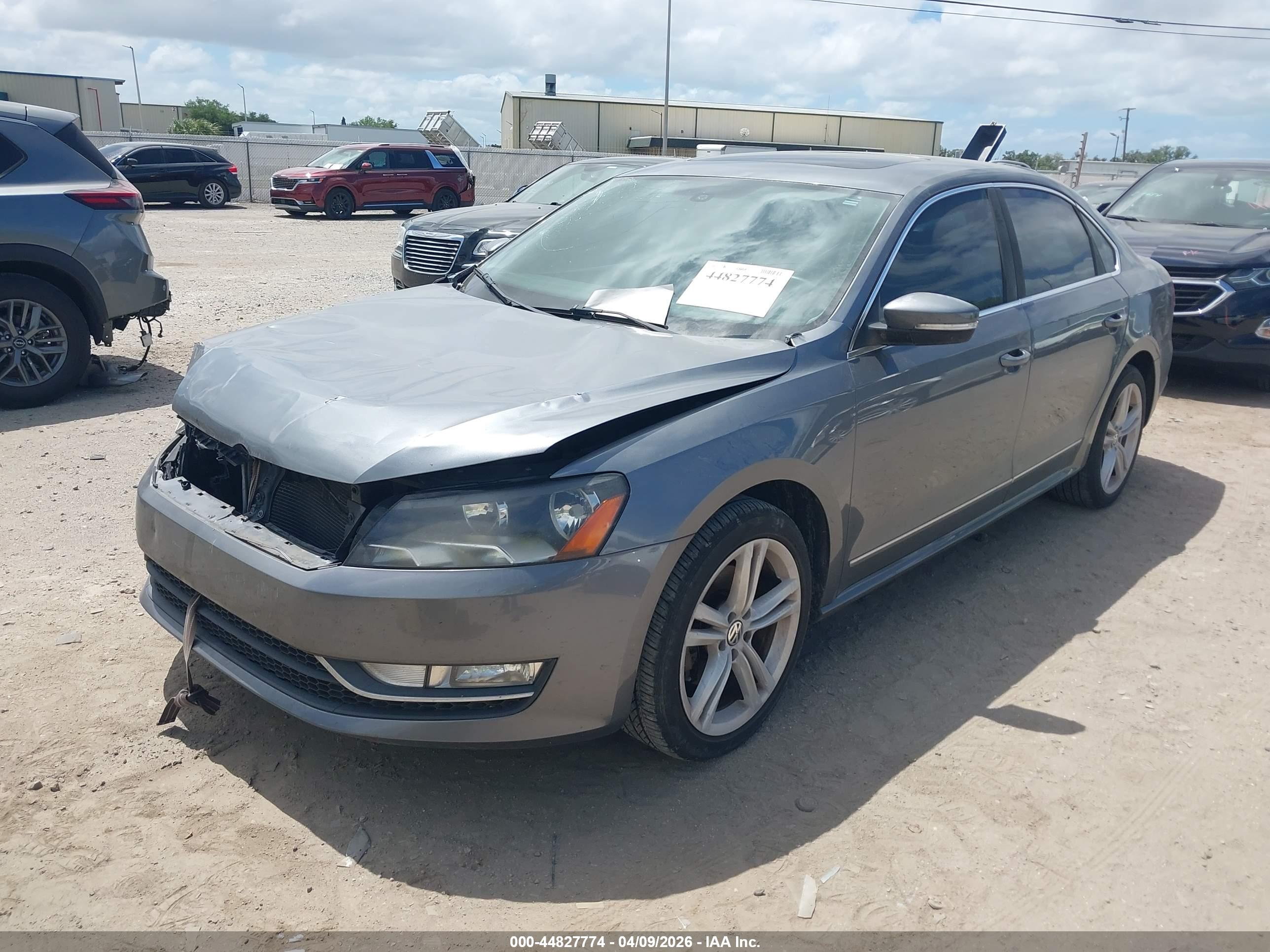 VOLKSWAGEN PASSAT image 2
